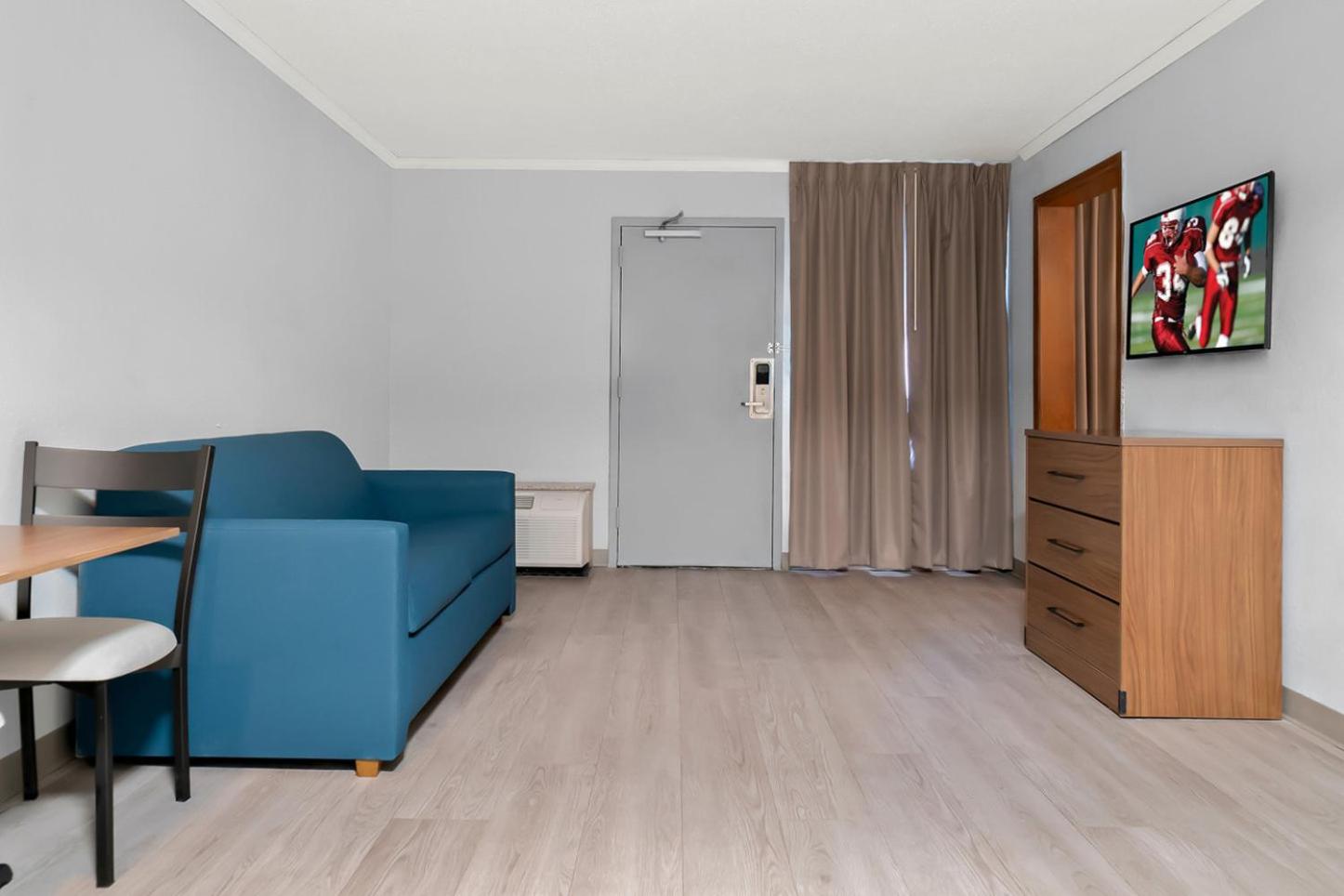 Suite Queen Room Non-Smoking - Photo 5