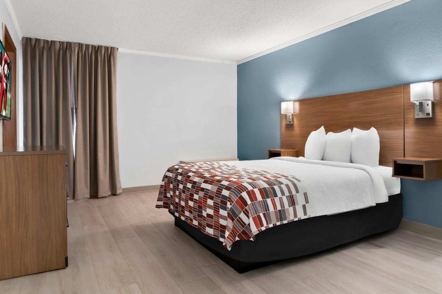 Suite Queen Room Non-Smoking - Photo 1