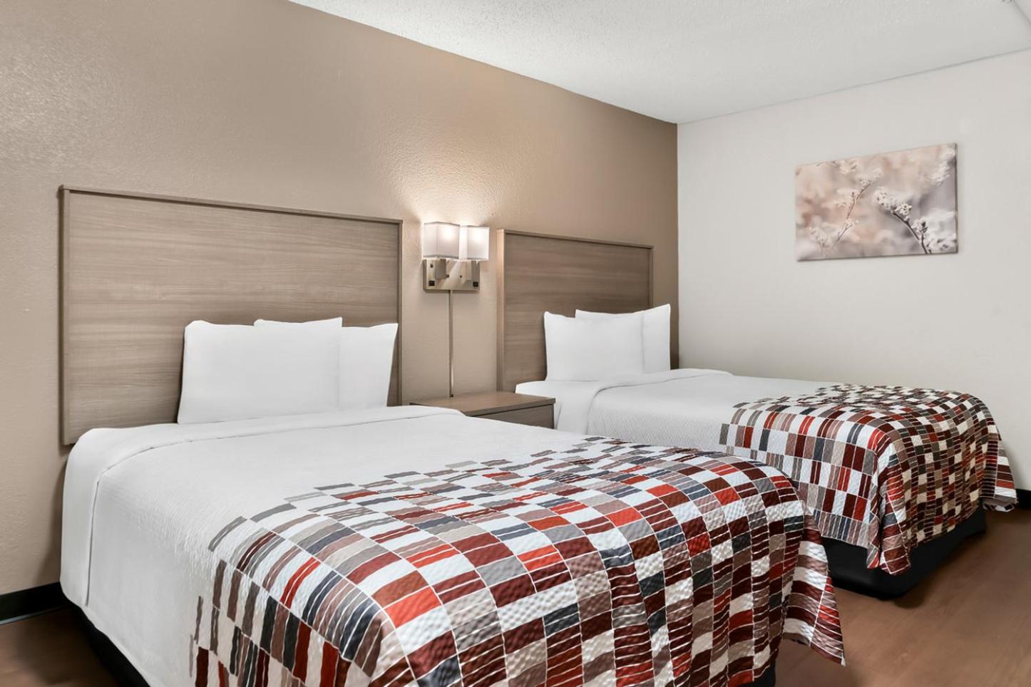 Deluxe Room with Two Double Beds Non-Smoking - Photo 3