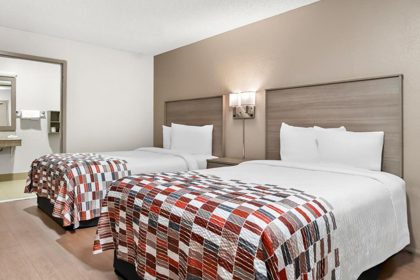 Superior Room With Two Double Beds Non-Smoking - Photo 3