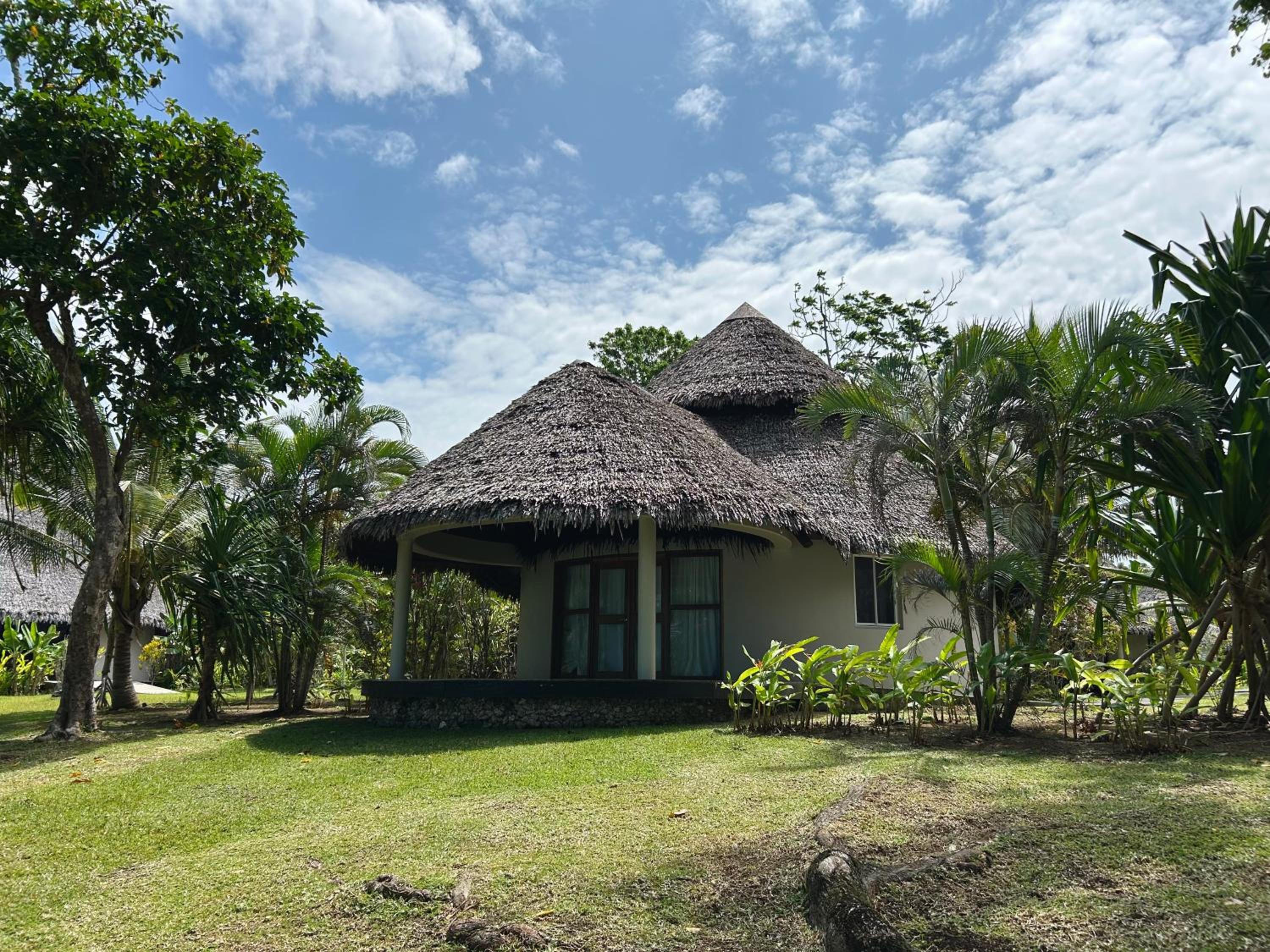 Bungalow - Water Front 