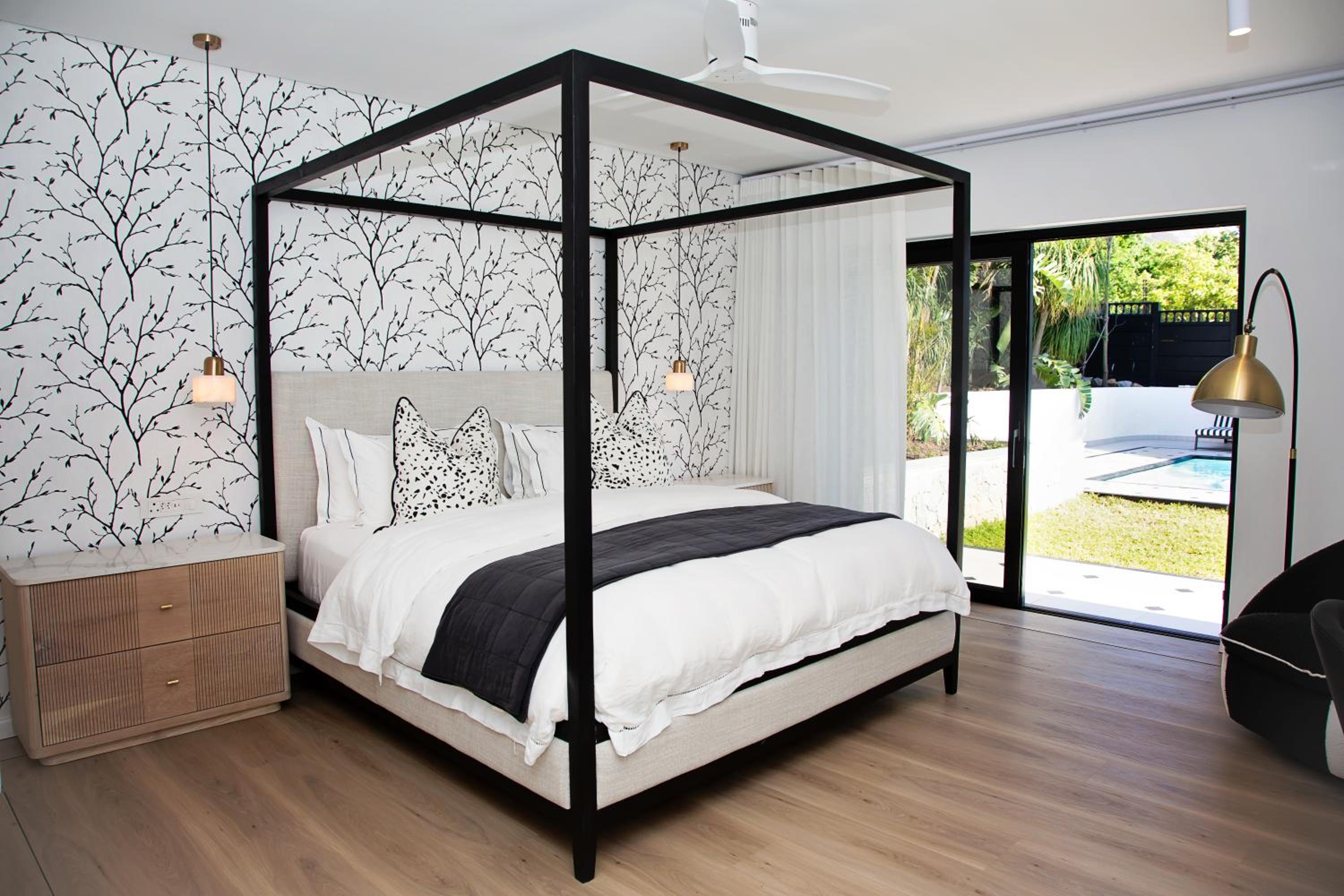 Superior Double or Twin Room with Pool View photo 2