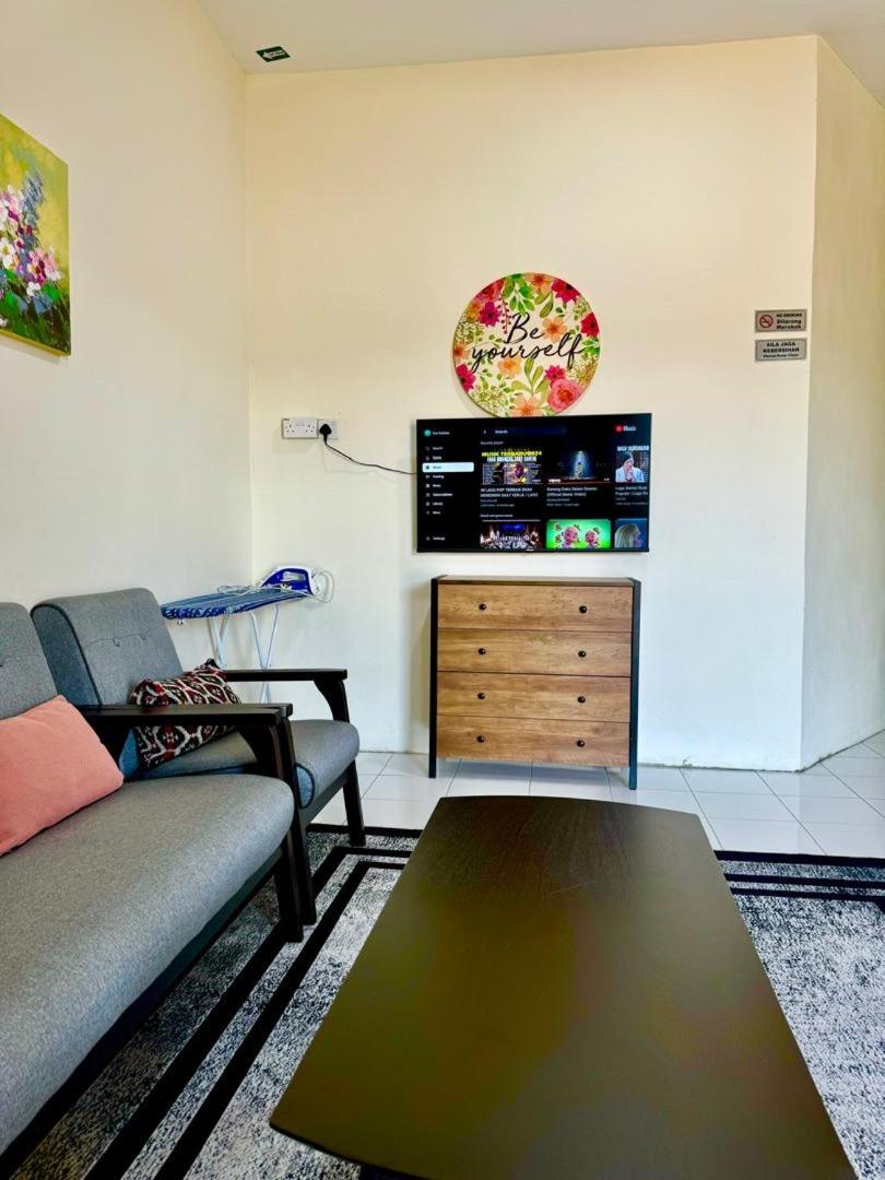 Three-Bedroom House photo 1