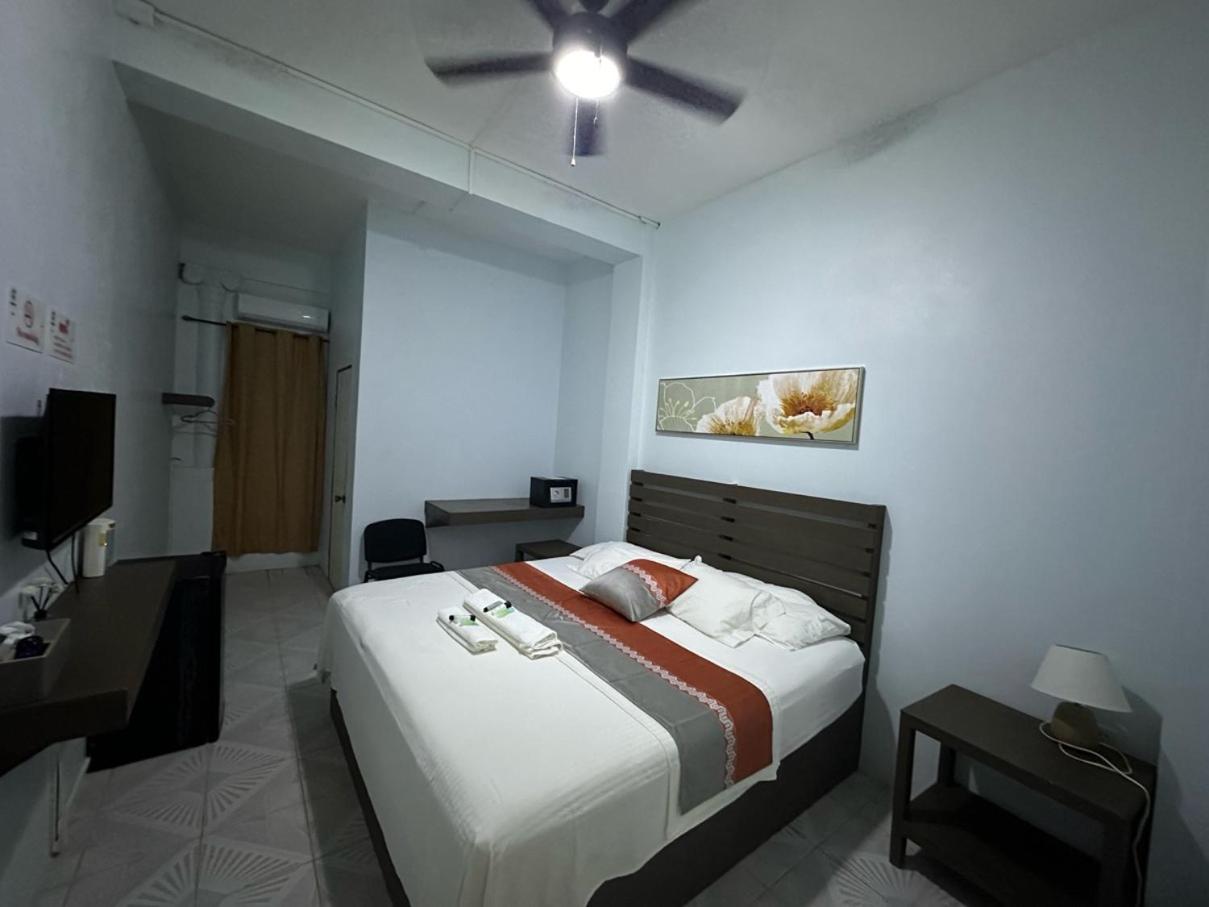 Deluxe King Room photo 2