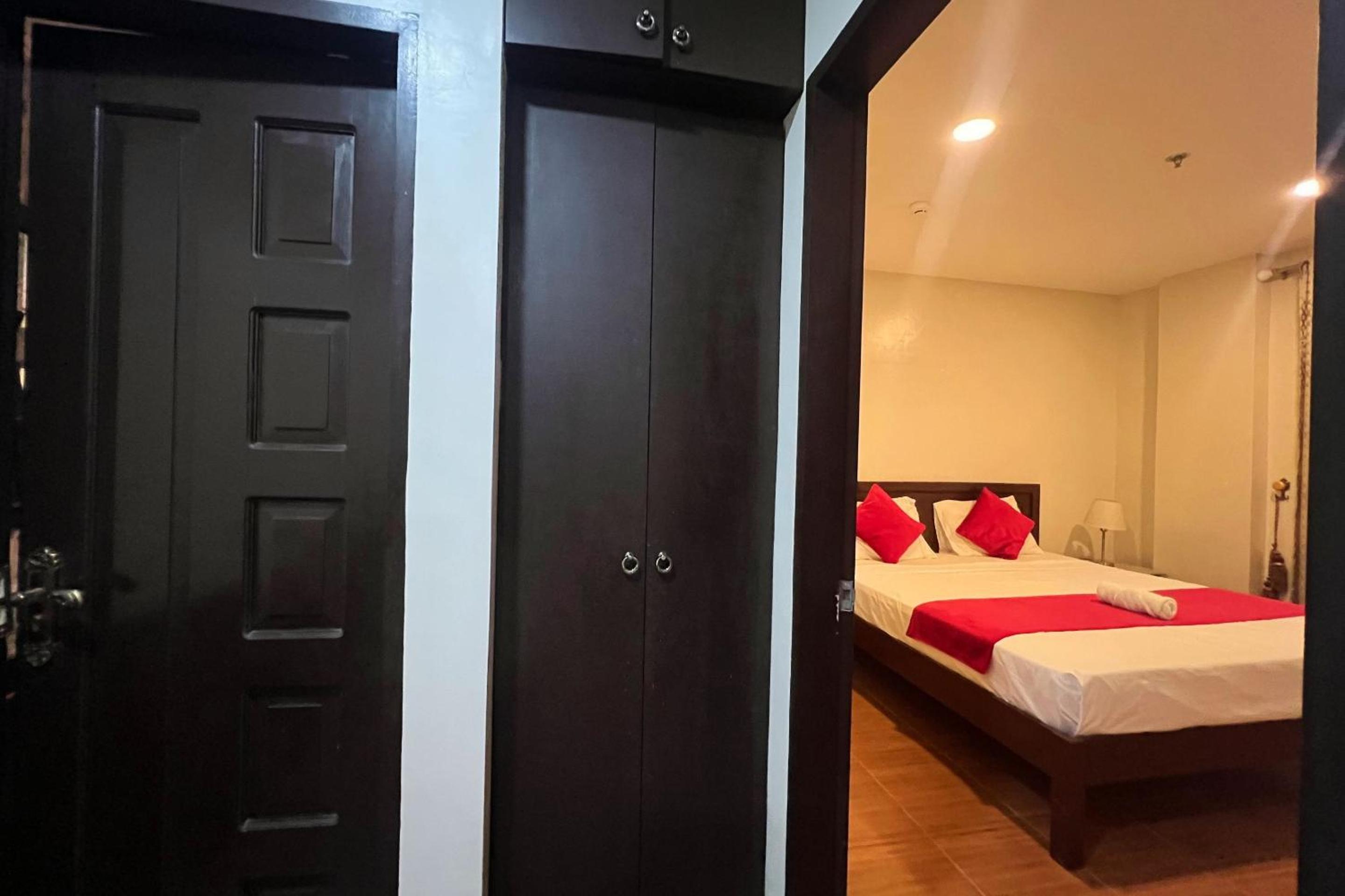 One-Bedroom Suite photo 3
