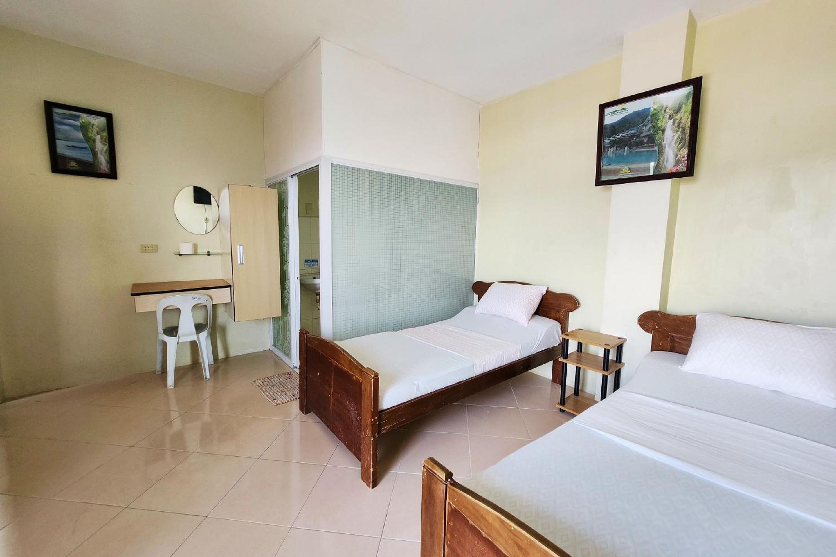 Twin Room - Photo 5