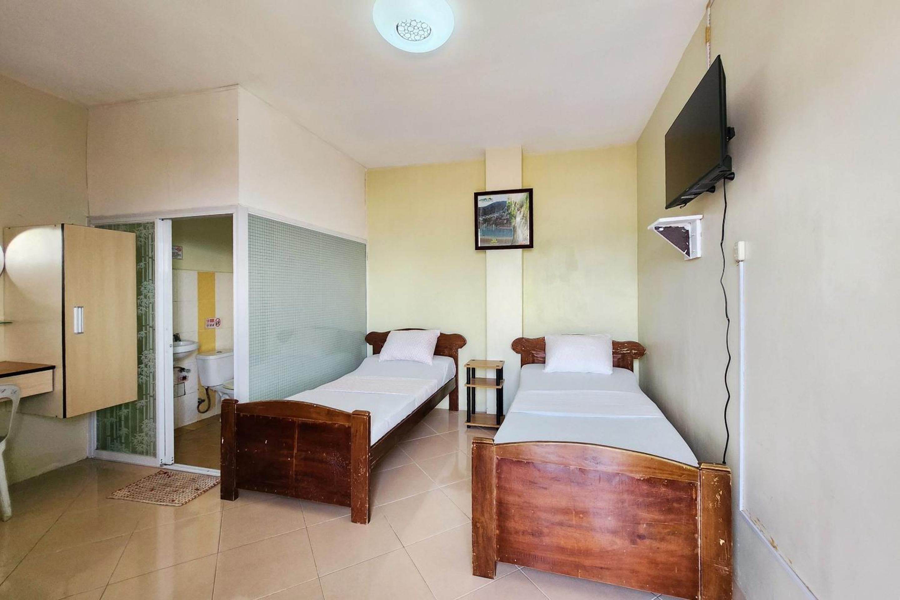 Twin Room - Photo 1