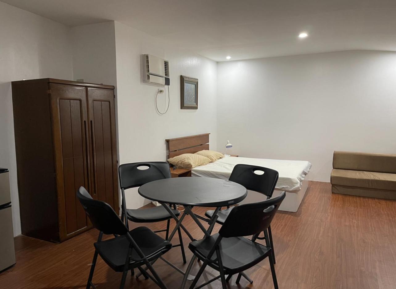 One-Bedroom House photo 1