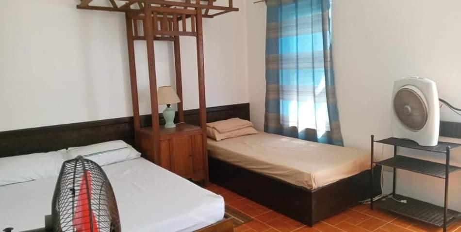 Five-Bedroom House photo 2