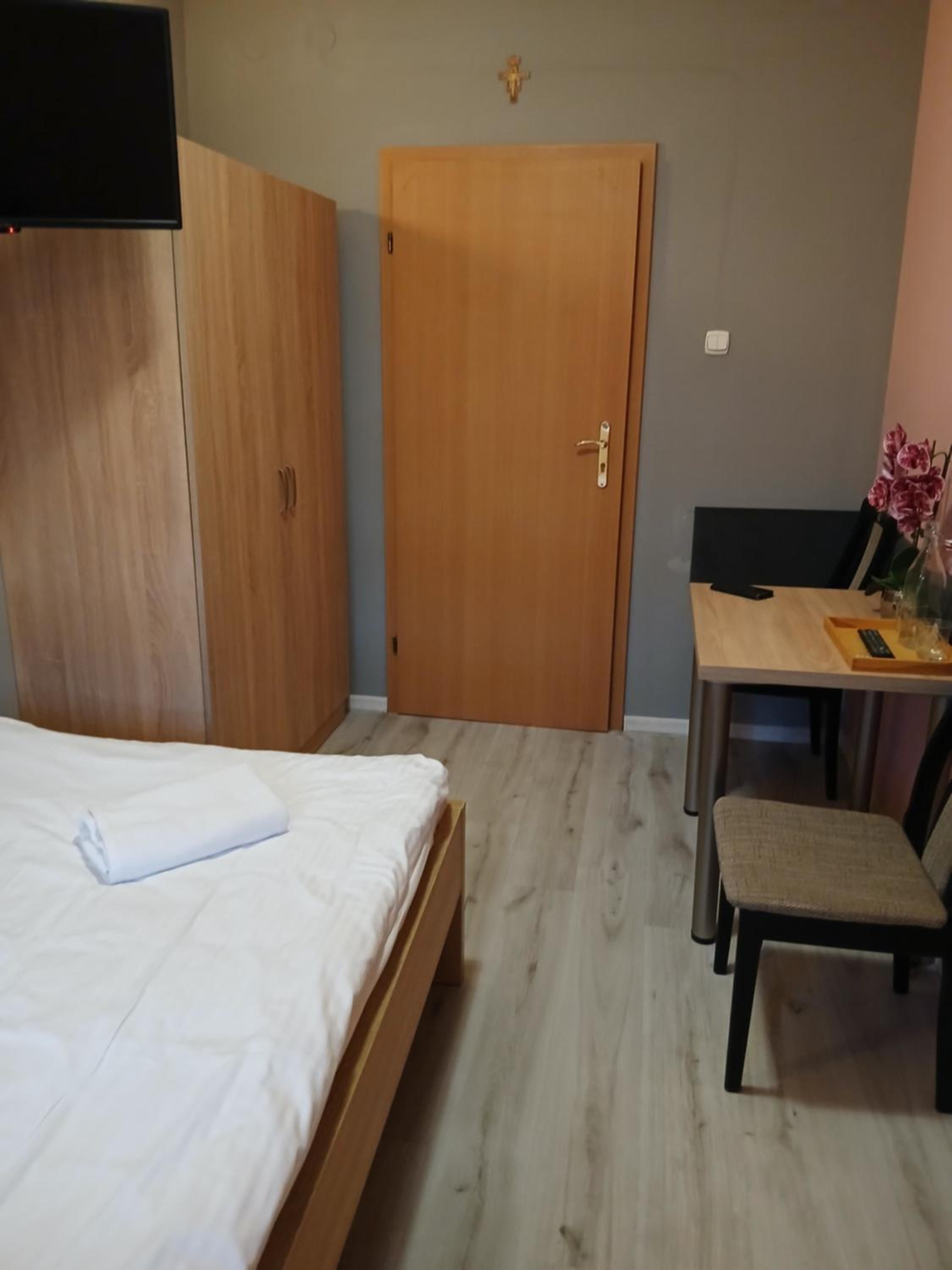 Double Room with Private Bathroom photo 1