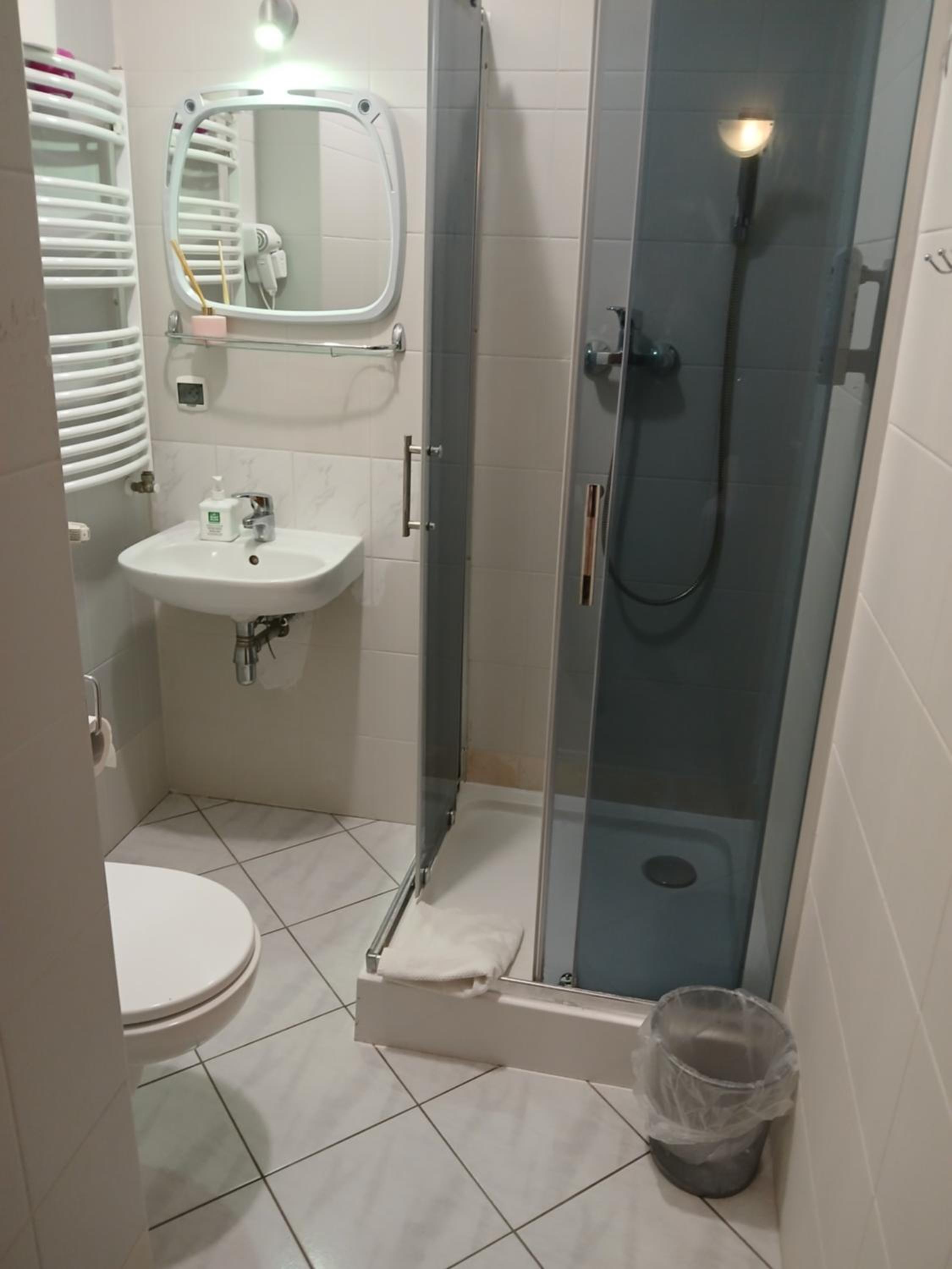 Double Room with Private Bathroom photo 3