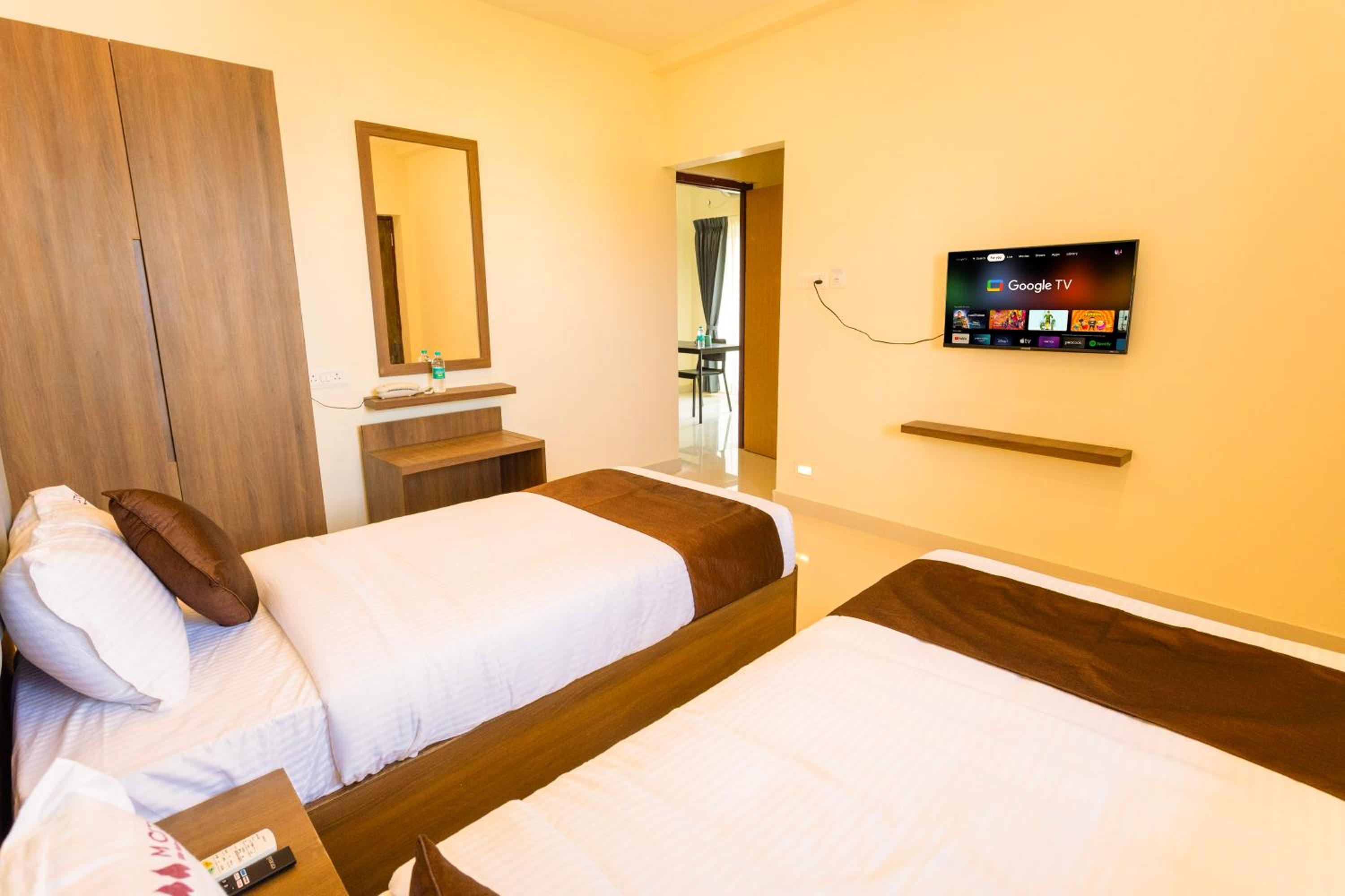 Twin Room with Balcony photo 3