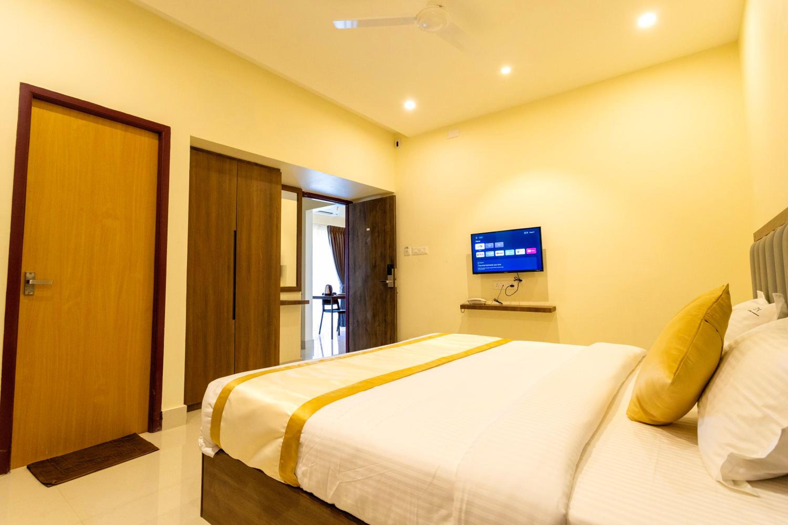 King Room with Balcony photo 2