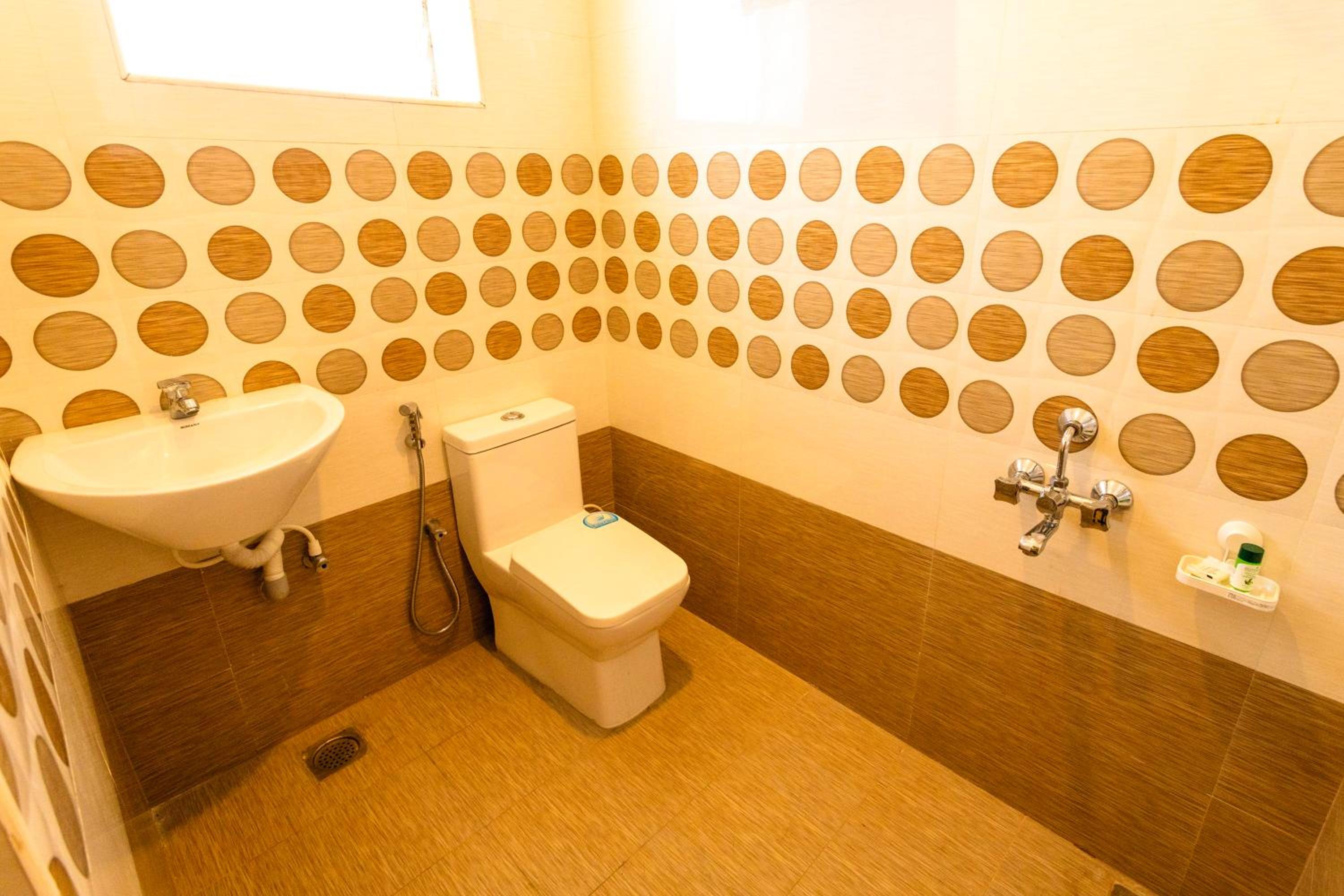 Twin Room with Balcony photo 2