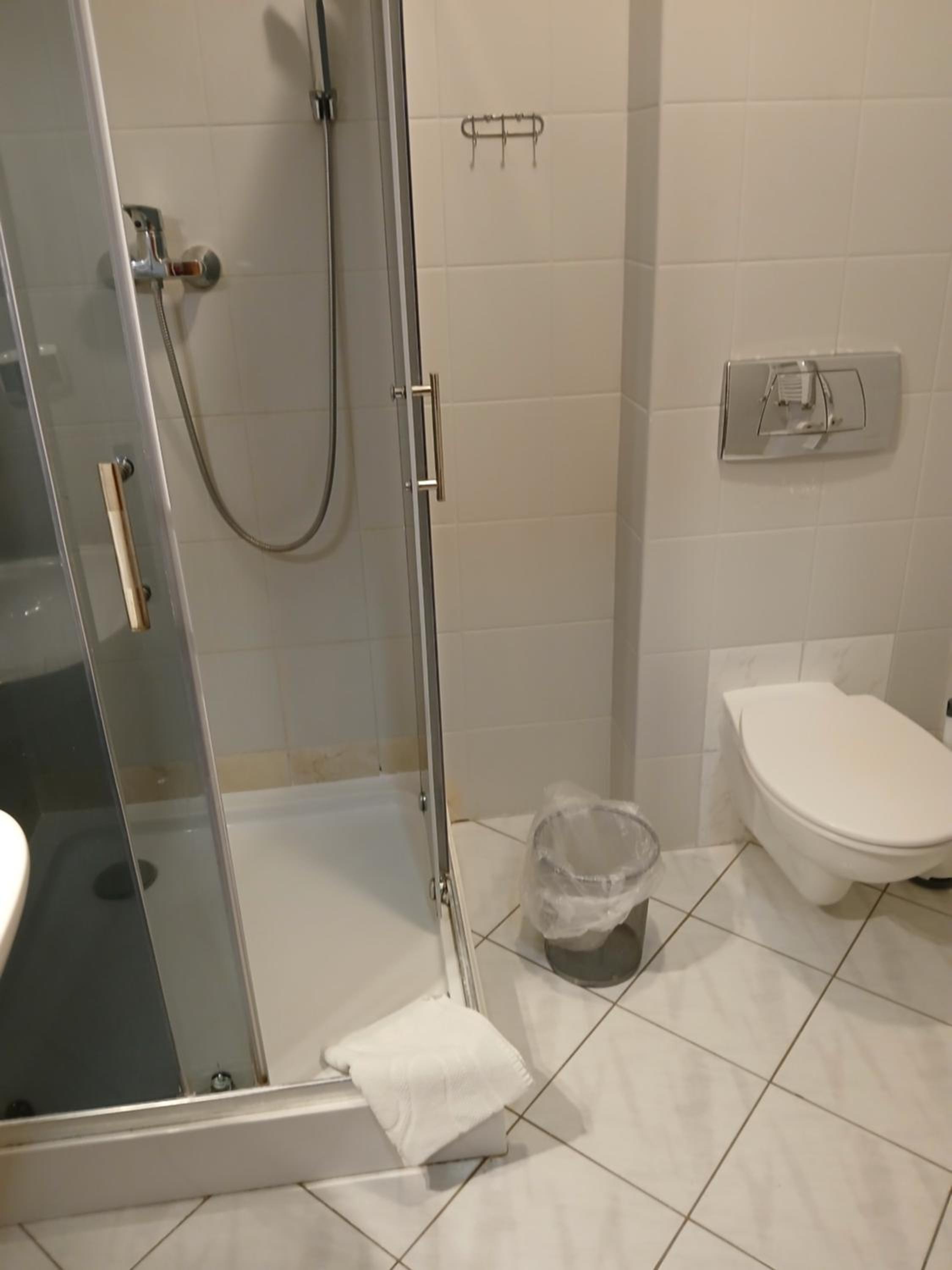 Double Room with Private Bathroom photo 3