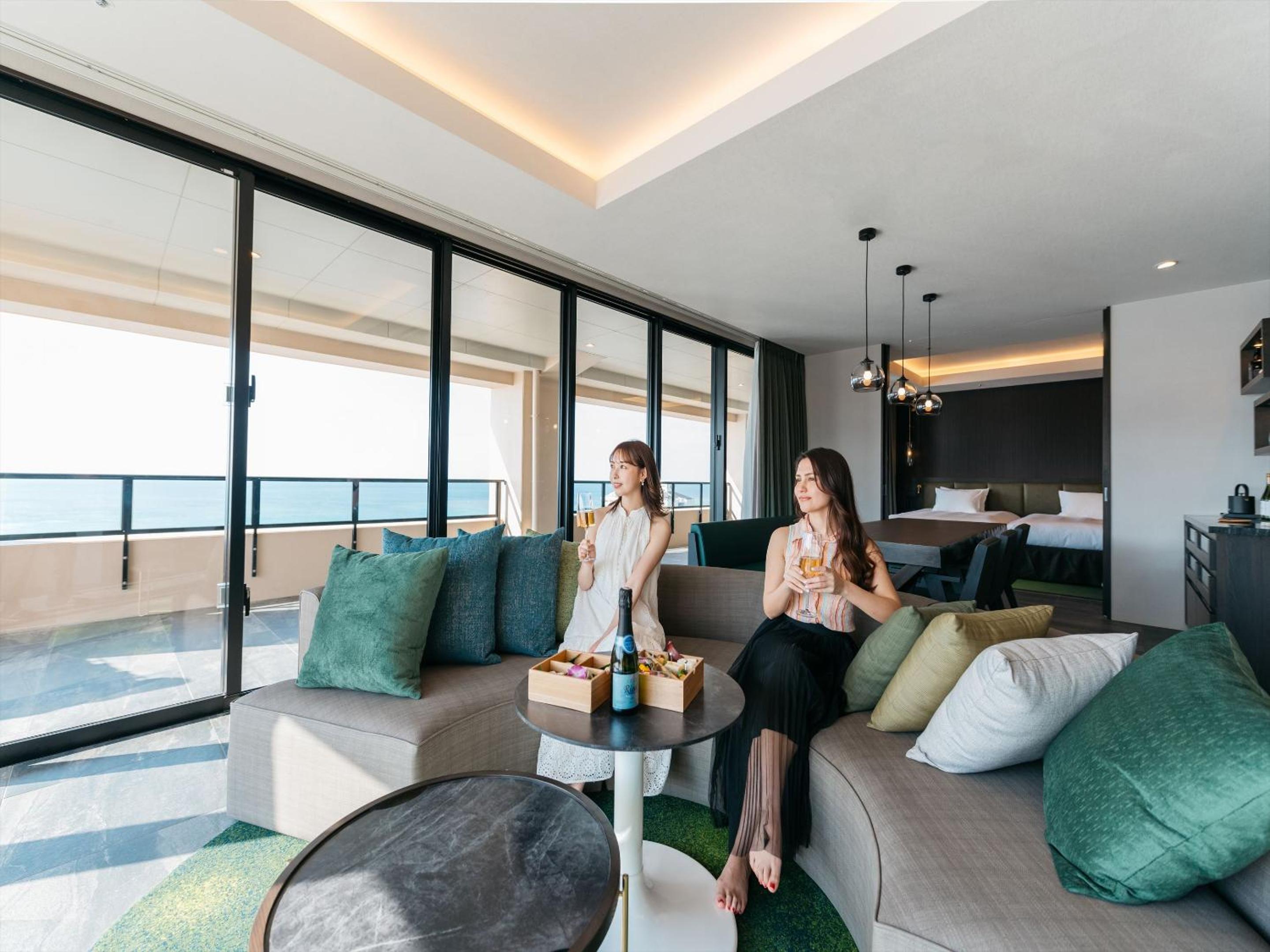 Aqua Pool Suite (9F) - Photo 8