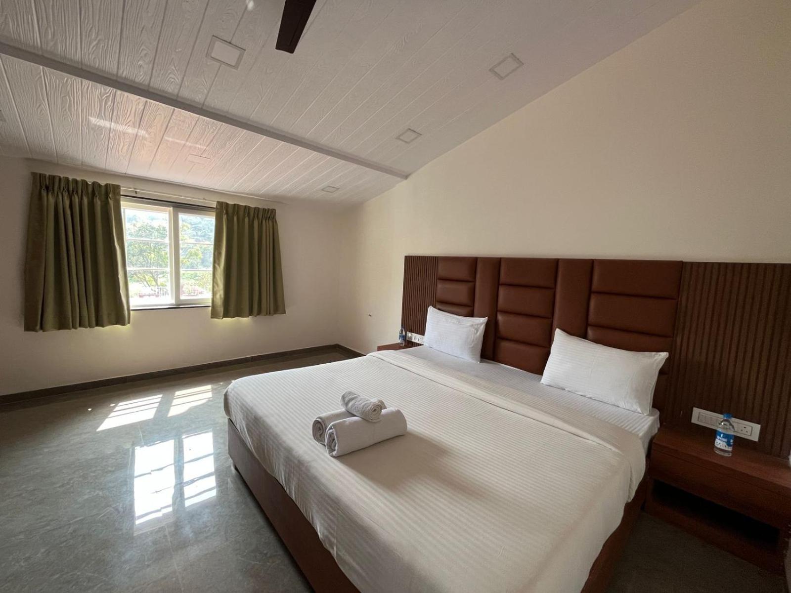Three-Bedroom Villa - Photo 14