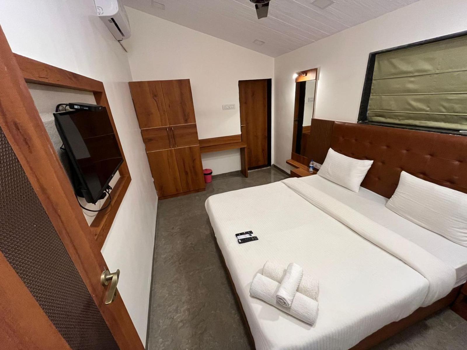 Three-Bedroom Villa - Photo 13