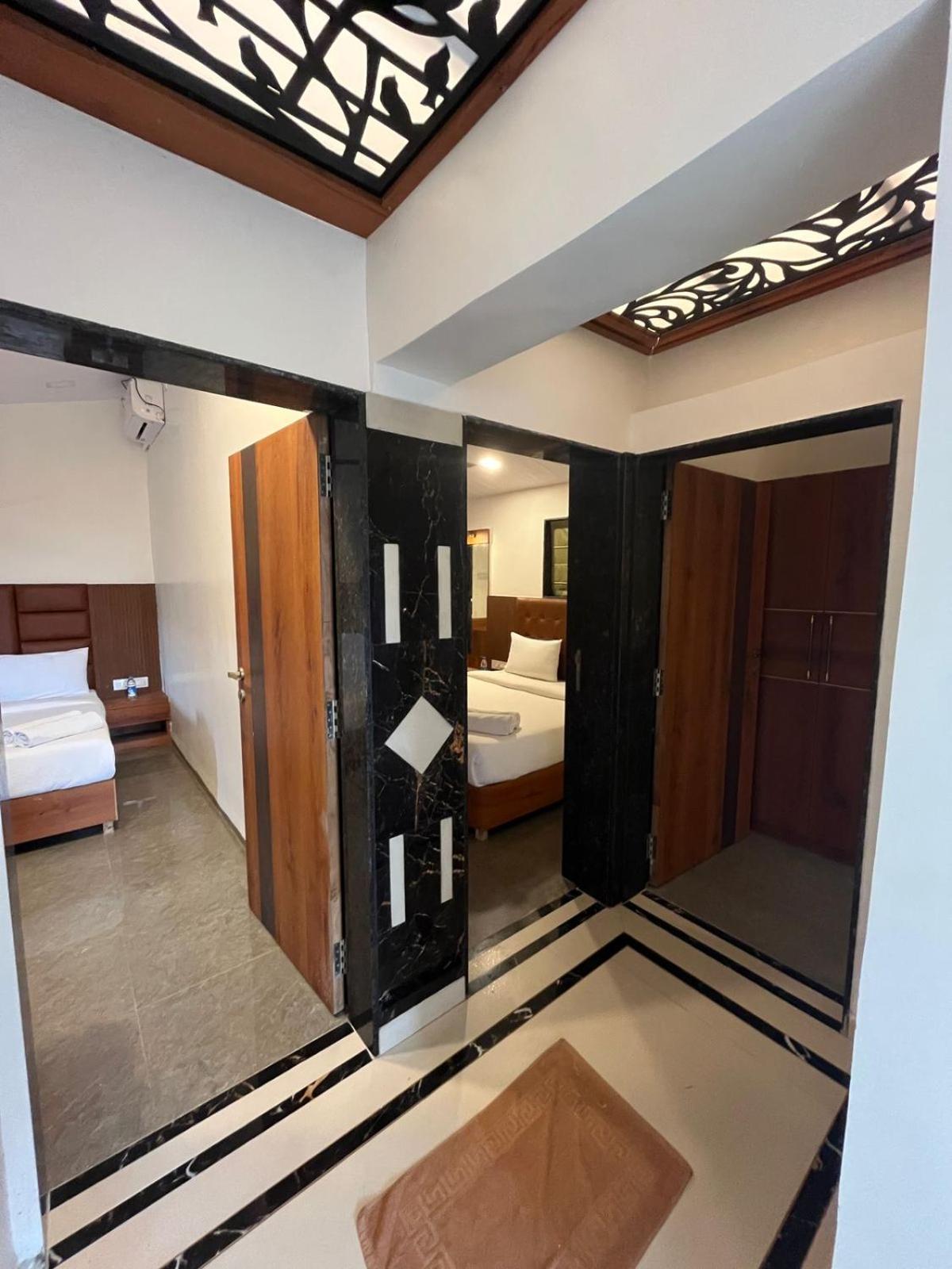Three-Bedroom Villa - Photo 2