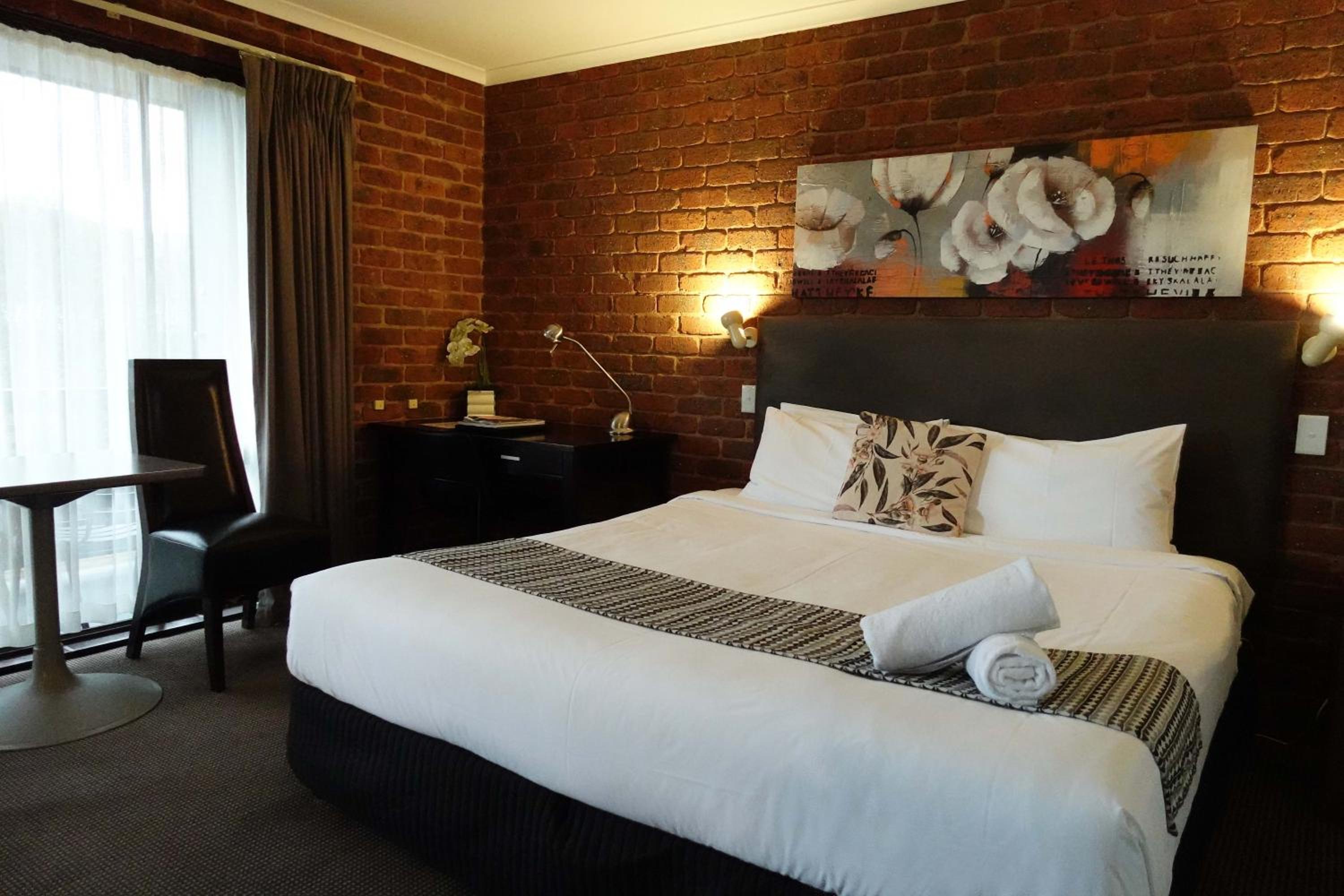 Deluxe King Room - Photo 5