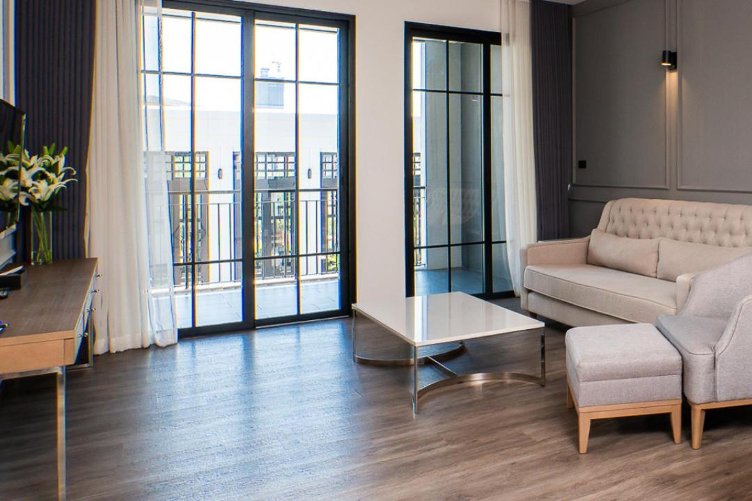 One-Bedroom Suite with Pool Access