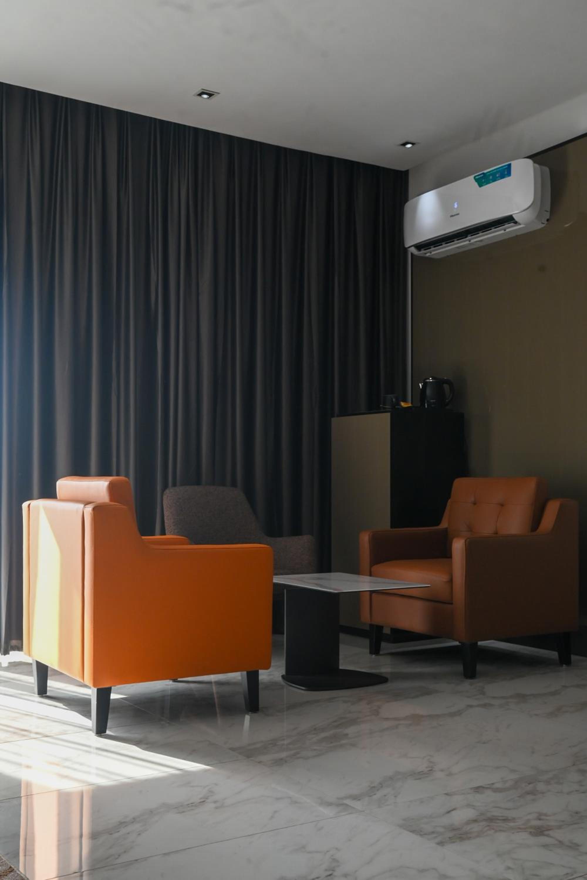 Deluxe Junior Suite photo 2