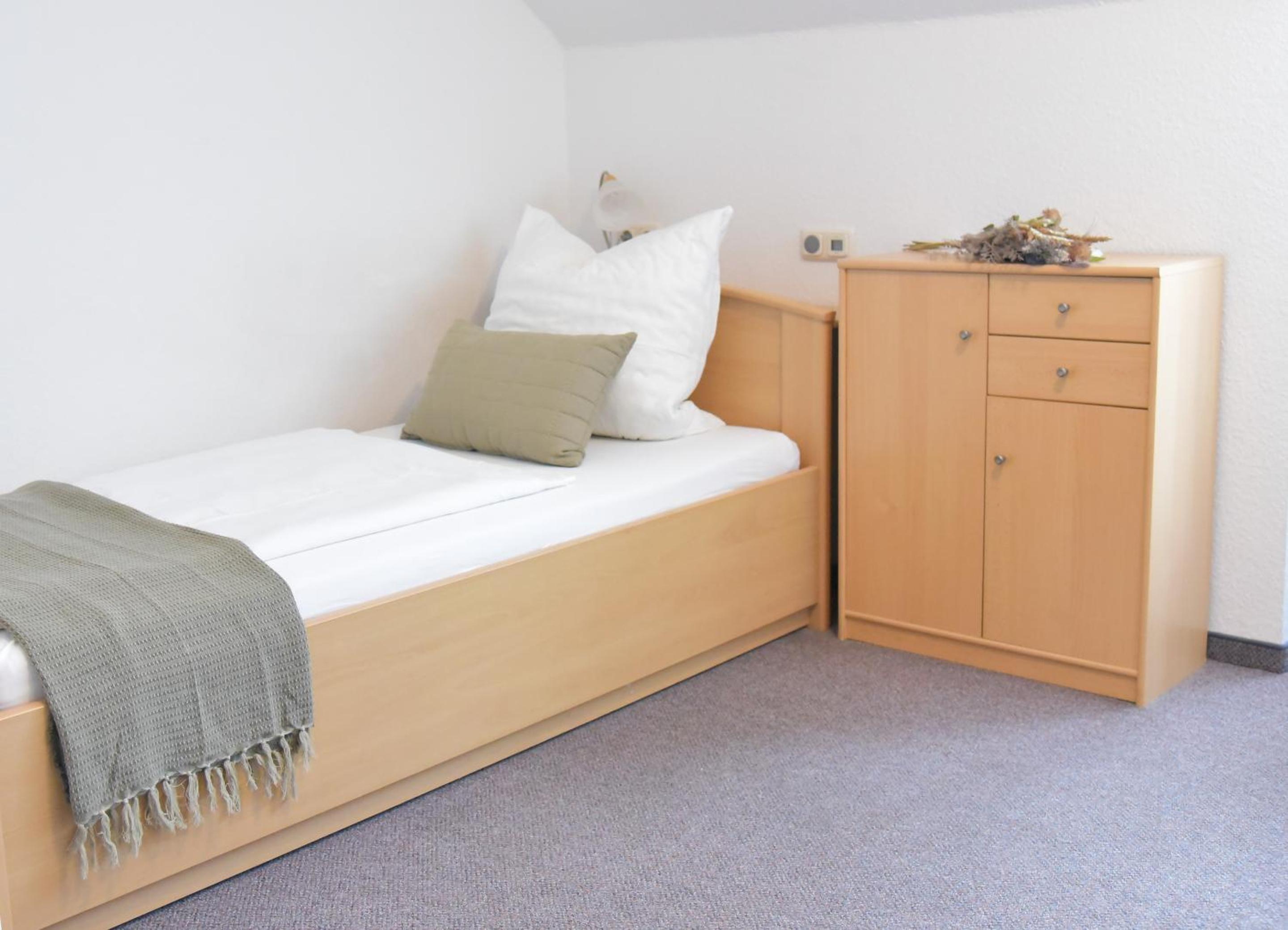 Single Room with Private Bathroom photo 1
