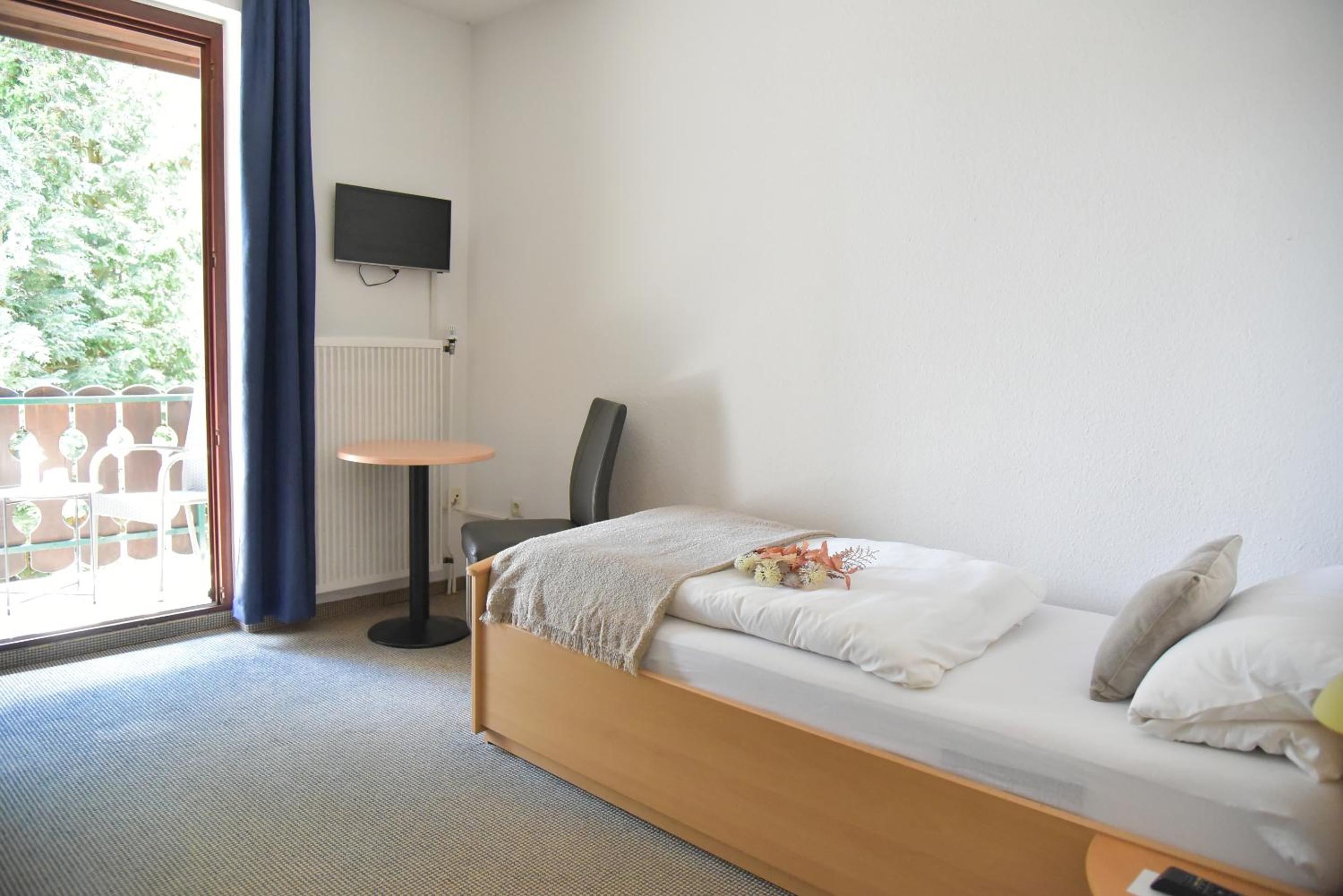 Single Room With Private Bathroom photo 2