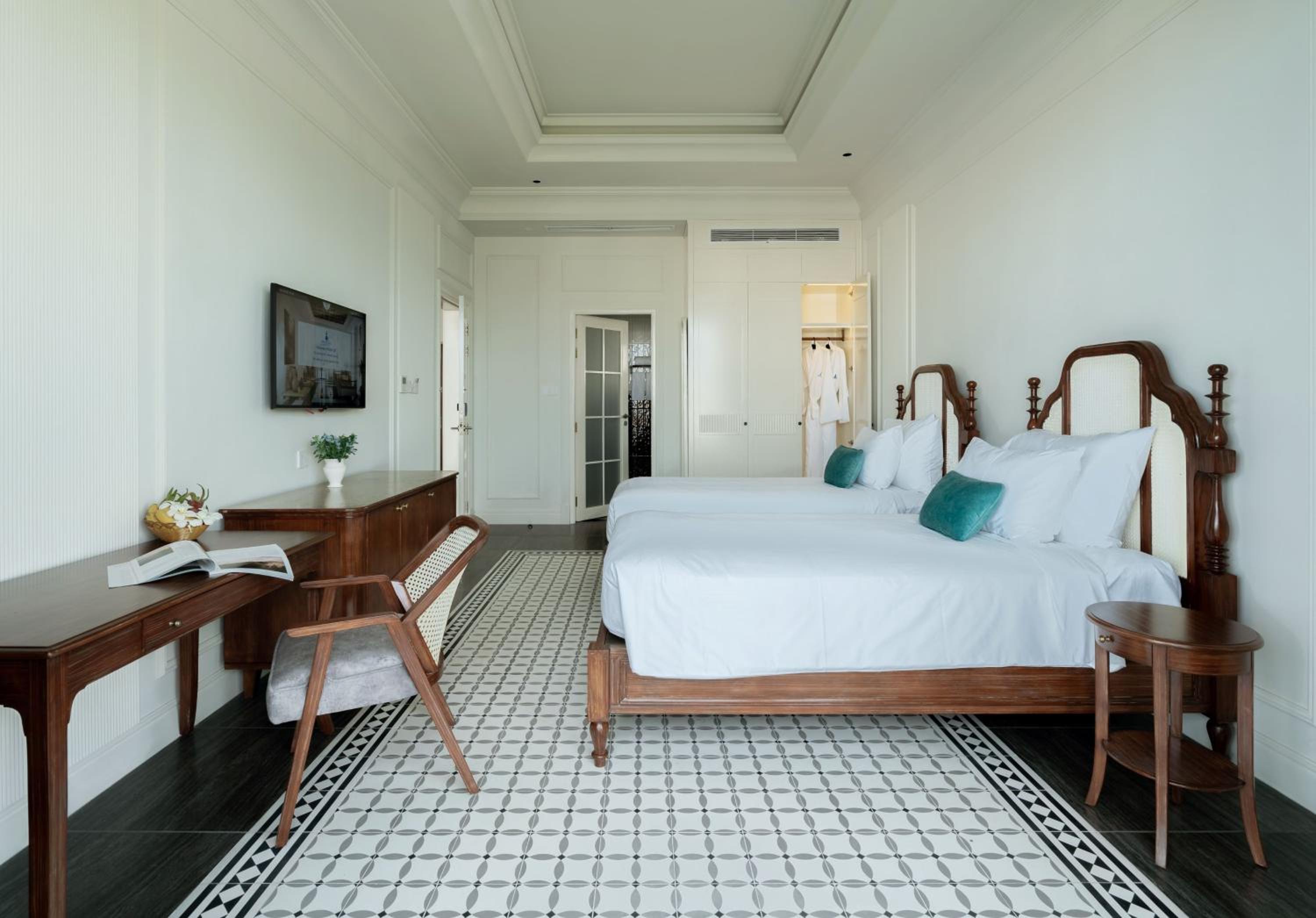 Shared Villa Room - Double or Twin Room - Photo 4