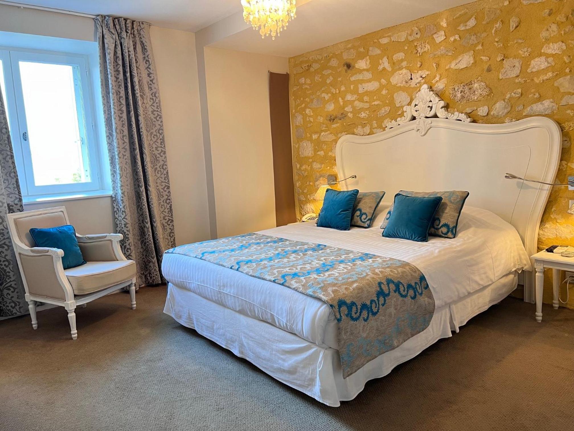 Deluxe Double Room - Photo 11