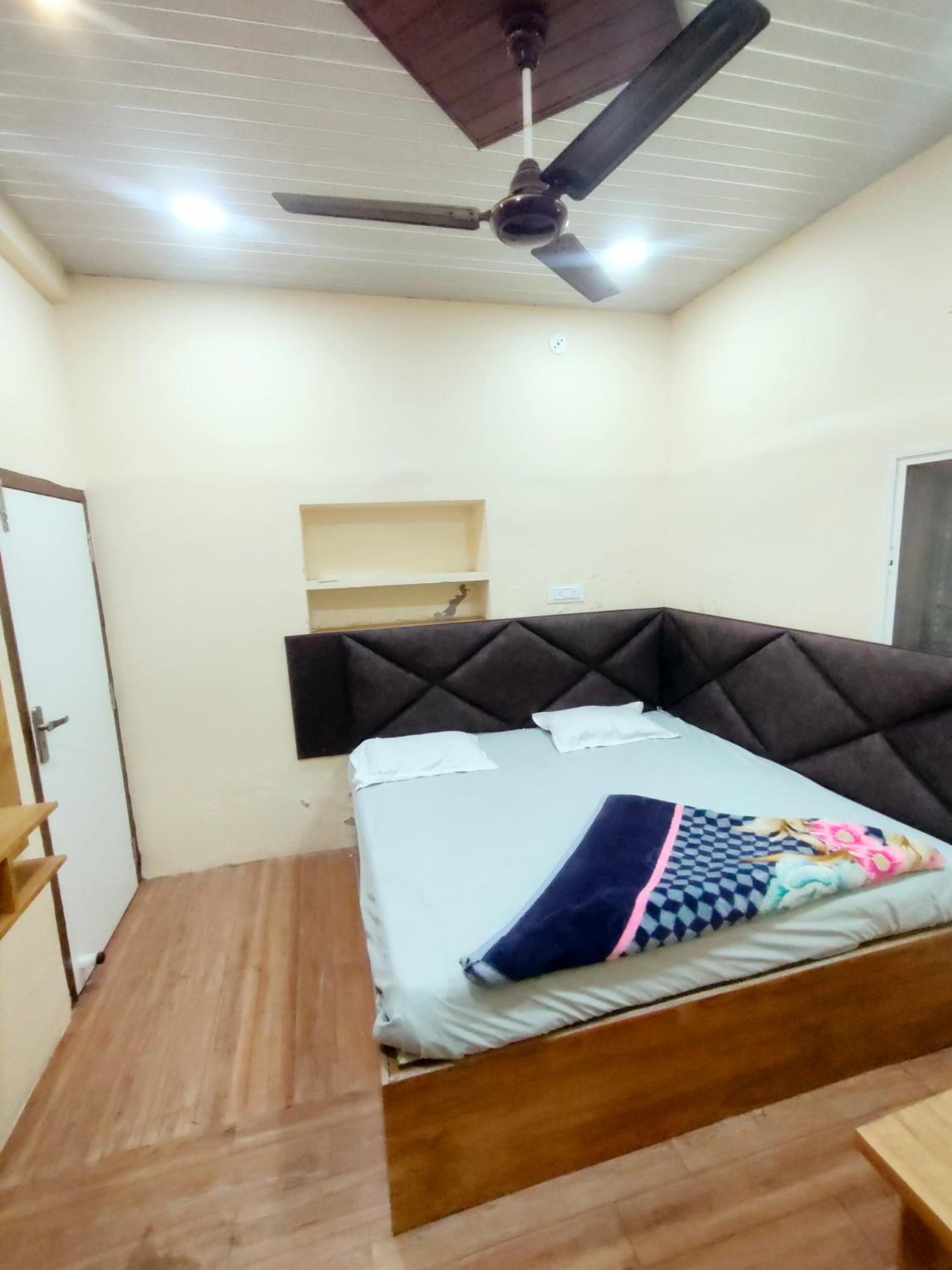 Budget Double or Twin Room photo 2