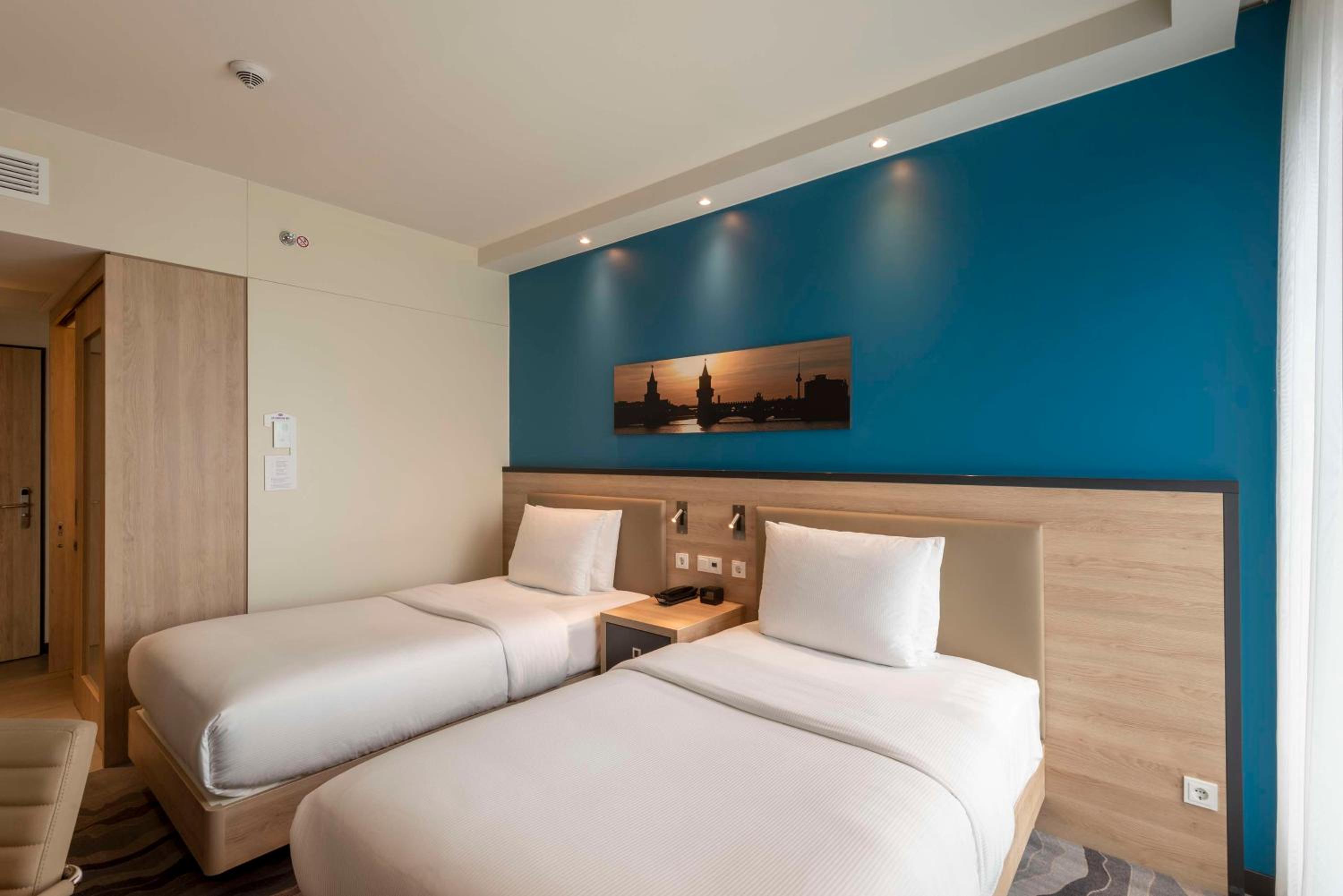 Twin Room with City View