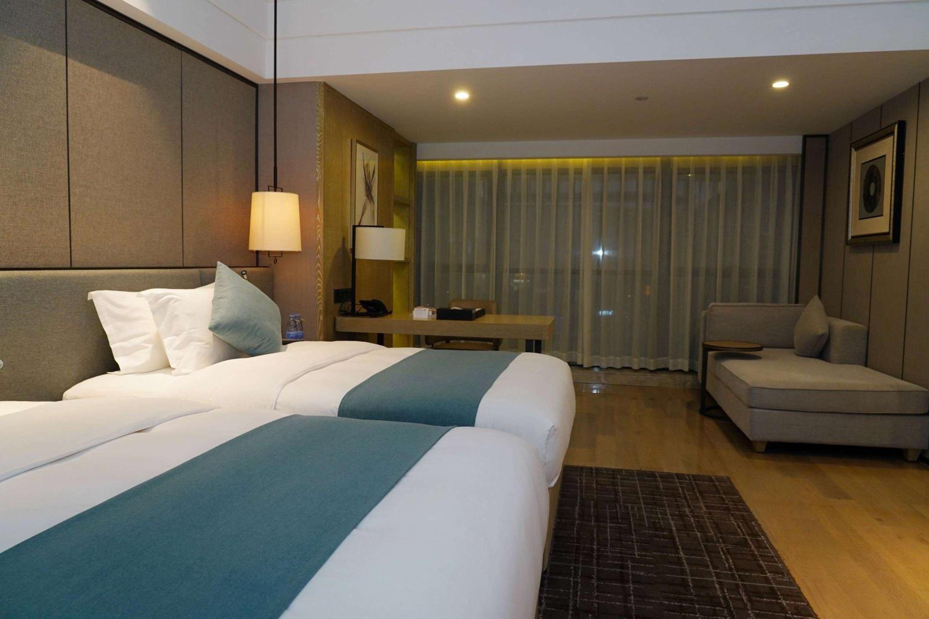 Supreme Twin Room - Non-Smoking - Photo 4