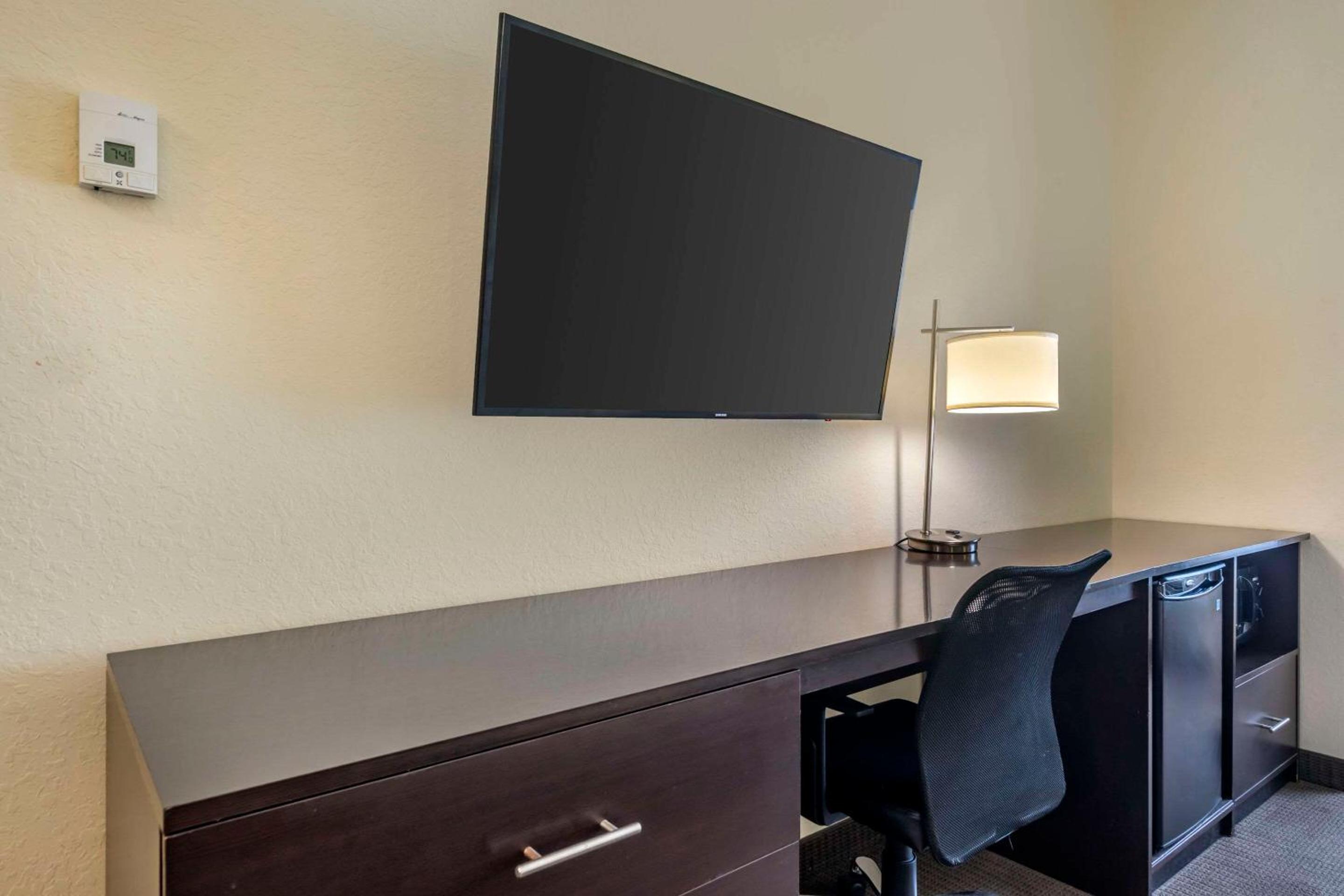 King Room - Disability Access/Non-Smoking - Photo 3