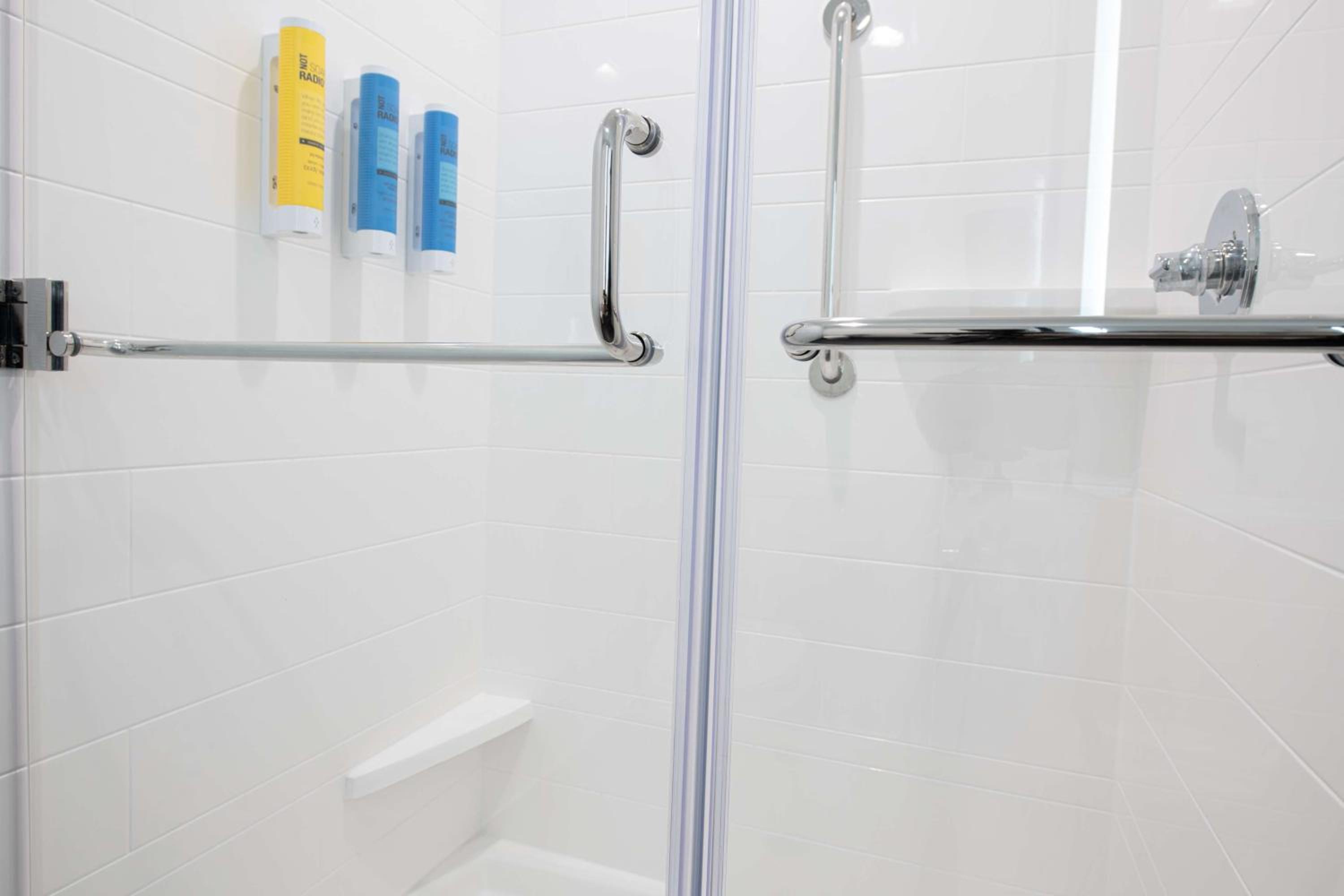 Queen Room with Two Queen Beds and Walk-In Shower - Photo 6