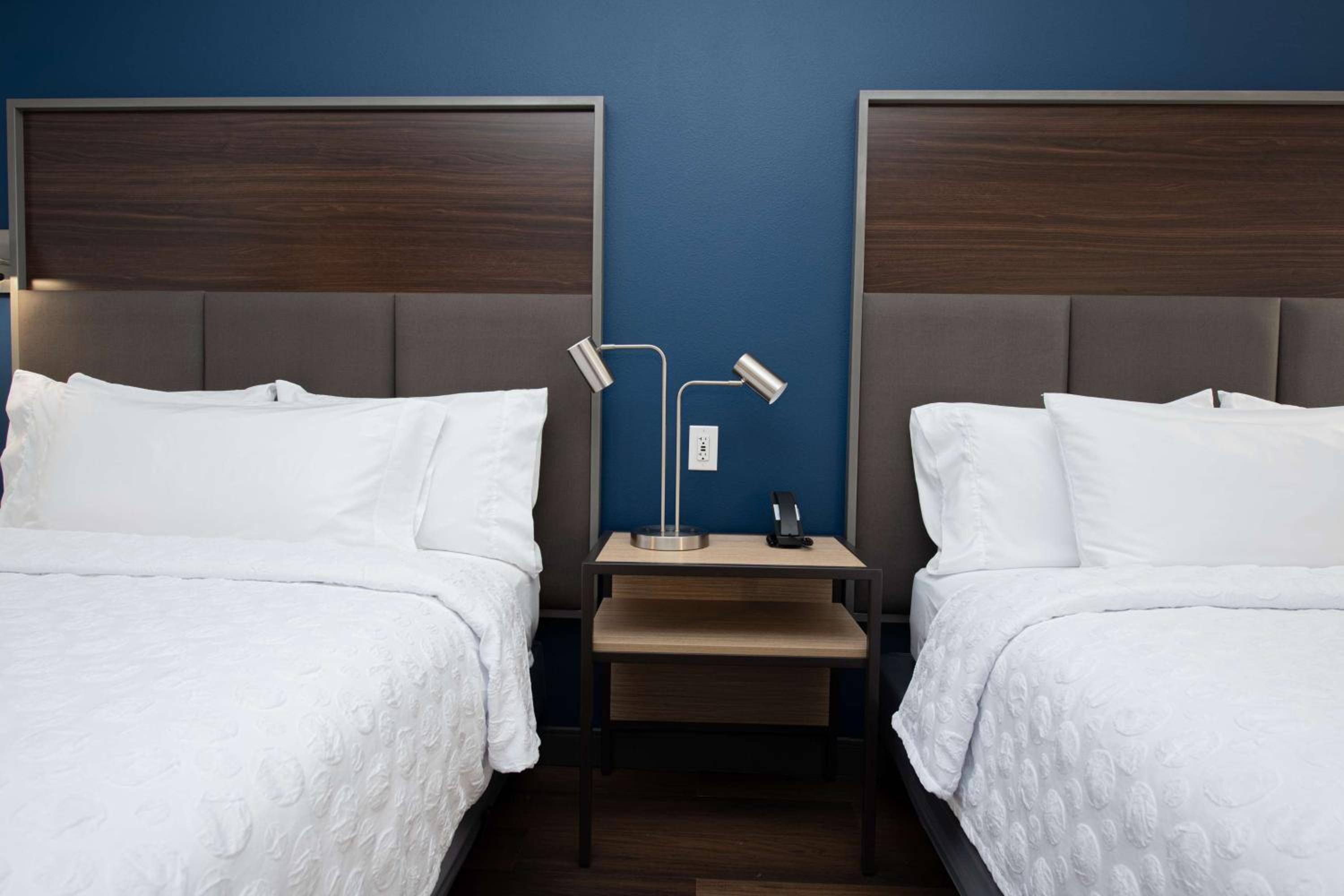 Queen Room with Two Queen Beds and Walk-In Shower - Photo 3