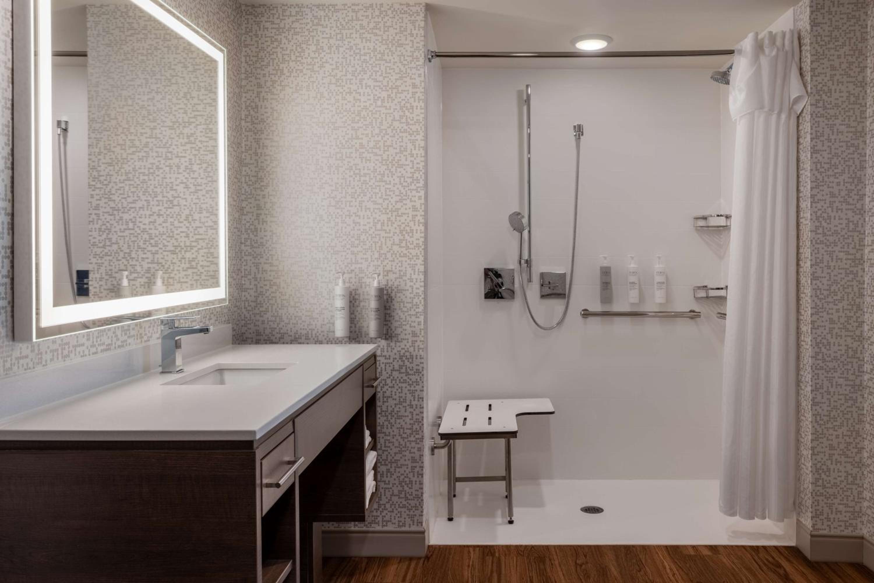 King Studio Suite - Hearing Access - Photo 2