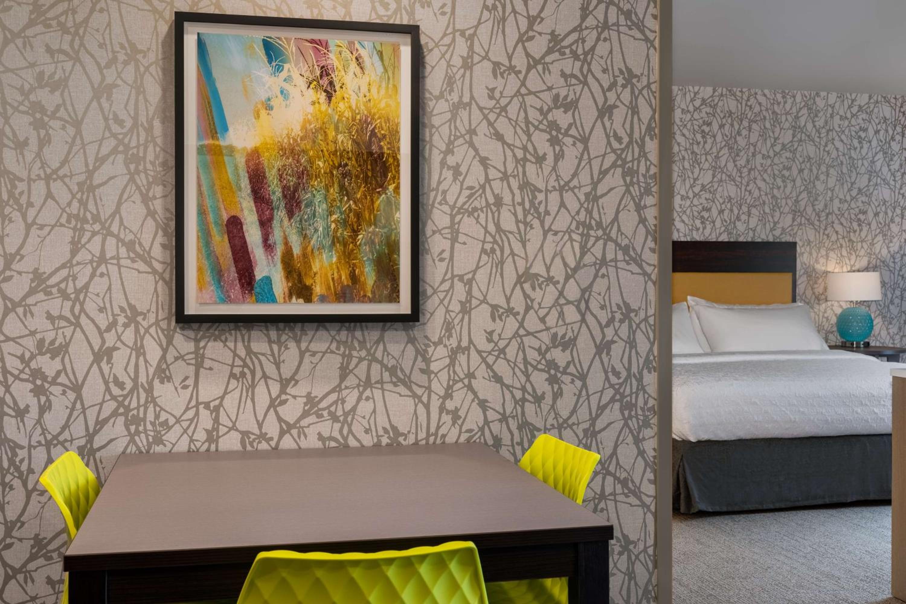 Two-Room King Suite - Hearing Access - Photo 3