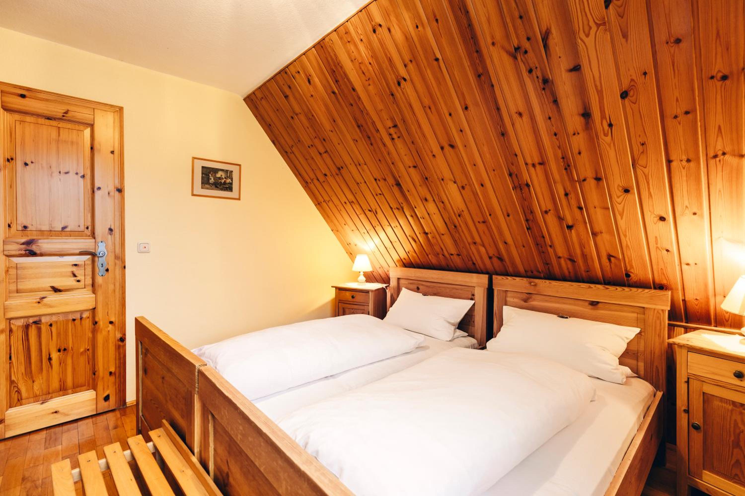 Double Room - Photo 8
