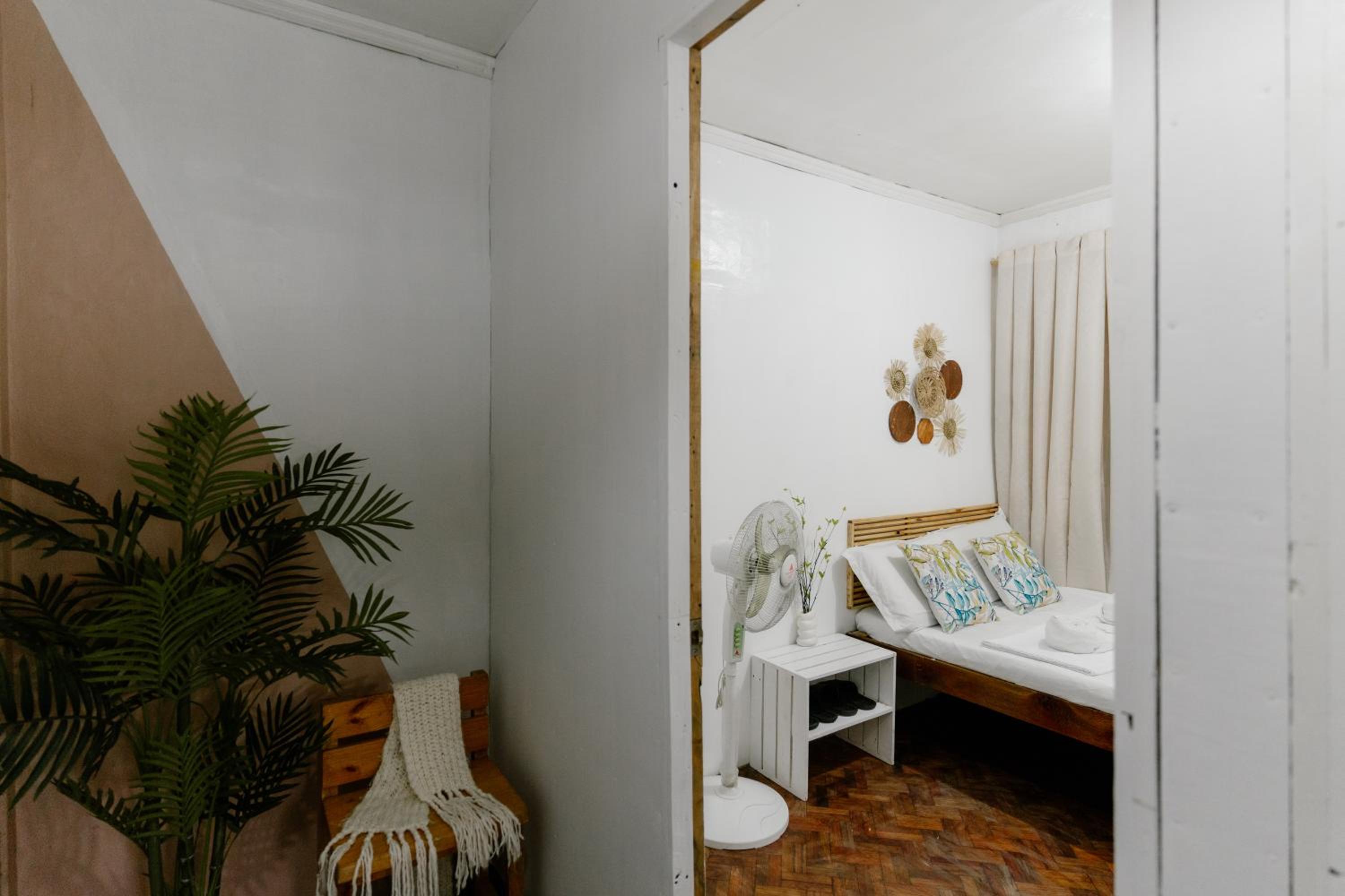 Standard Double Room with Fan photo 3