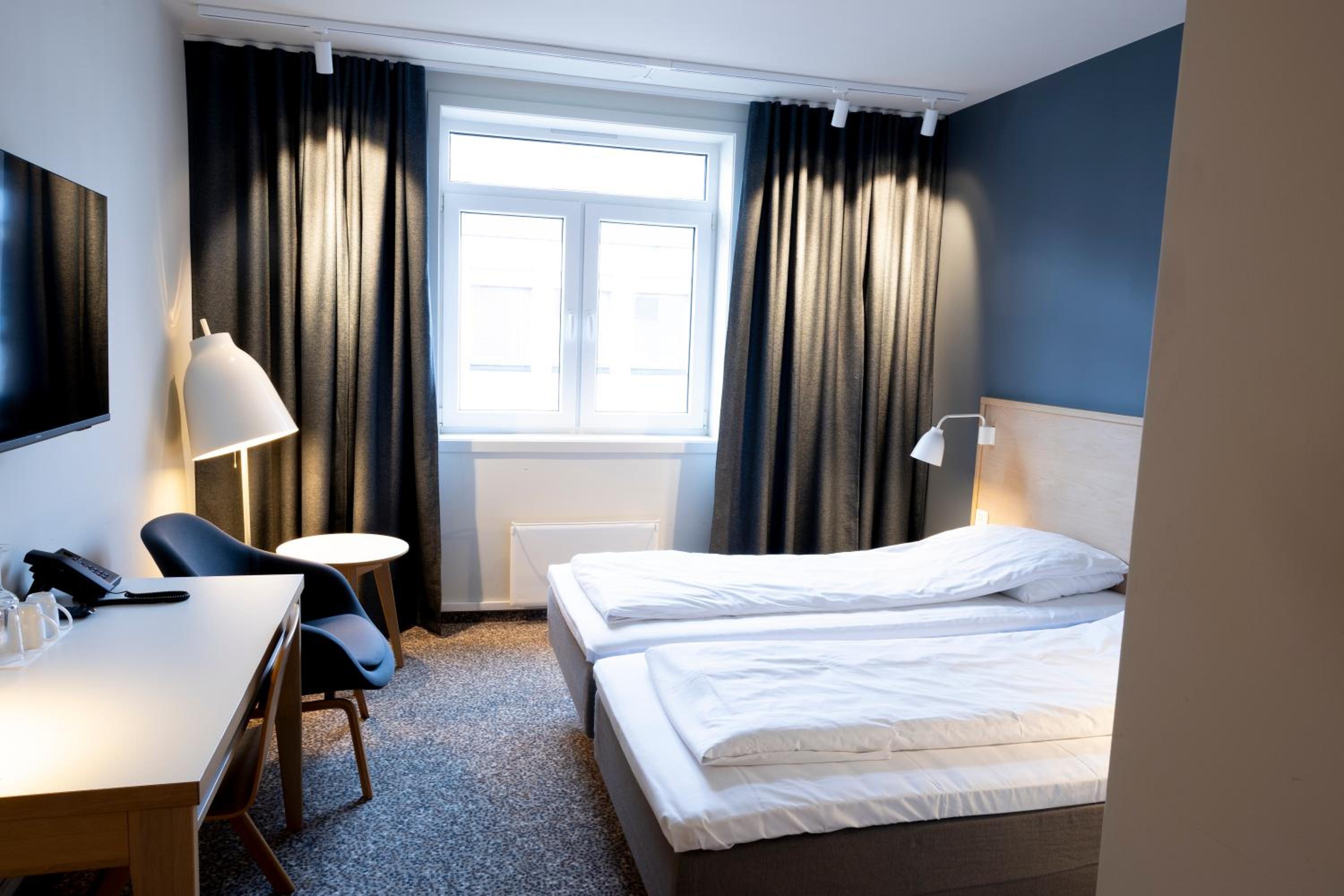 Standard Twin Room - Photo 4