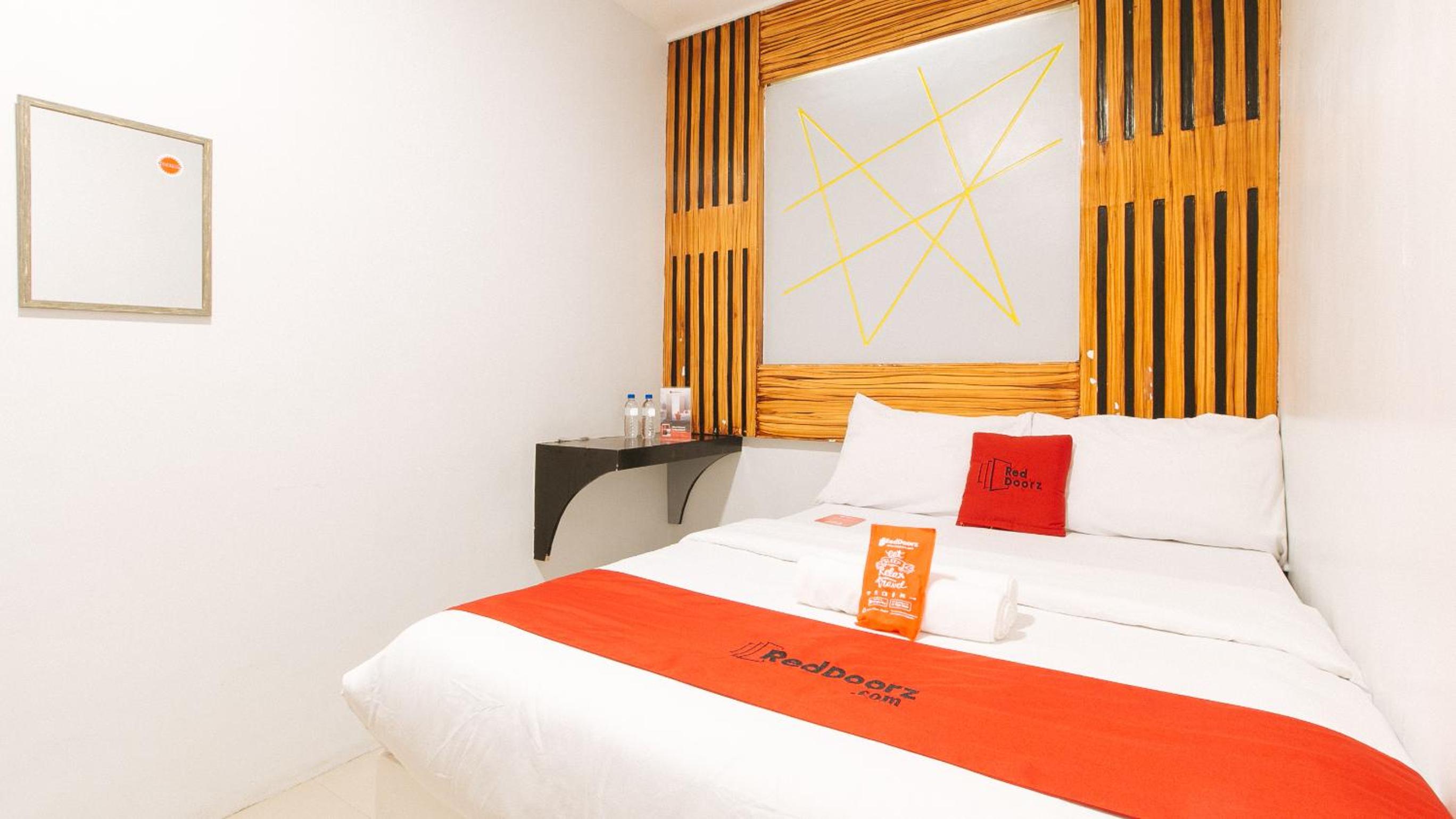 Standard Double Room - Photo 12