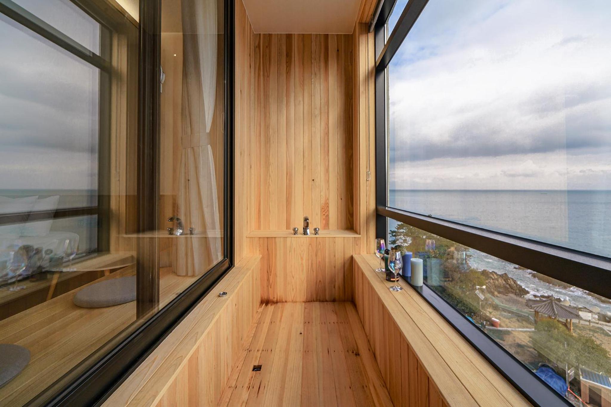 Suite Hinoki Spa Room with Seaview - Photo 3