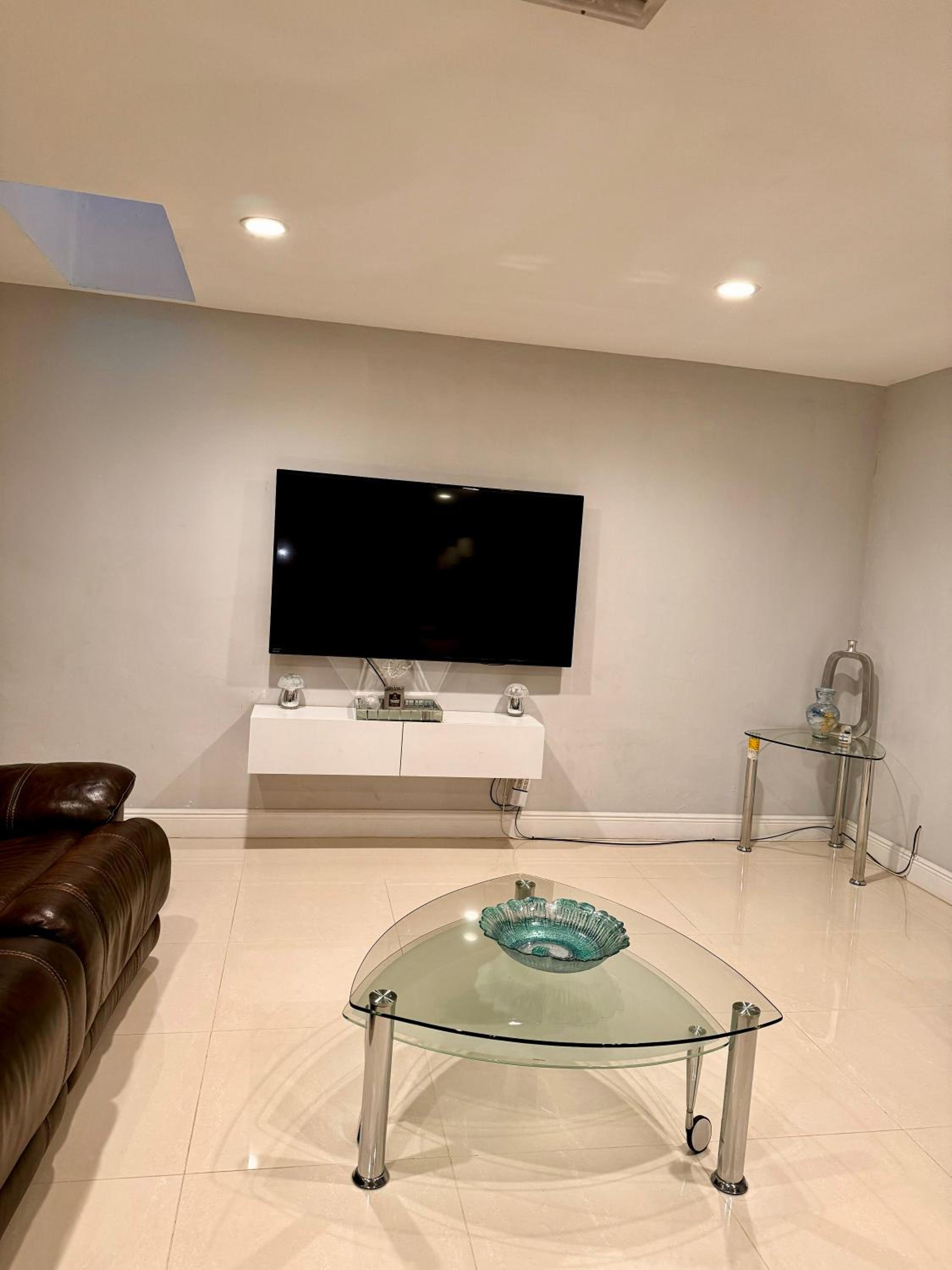 Three-Bedroom House photo 1