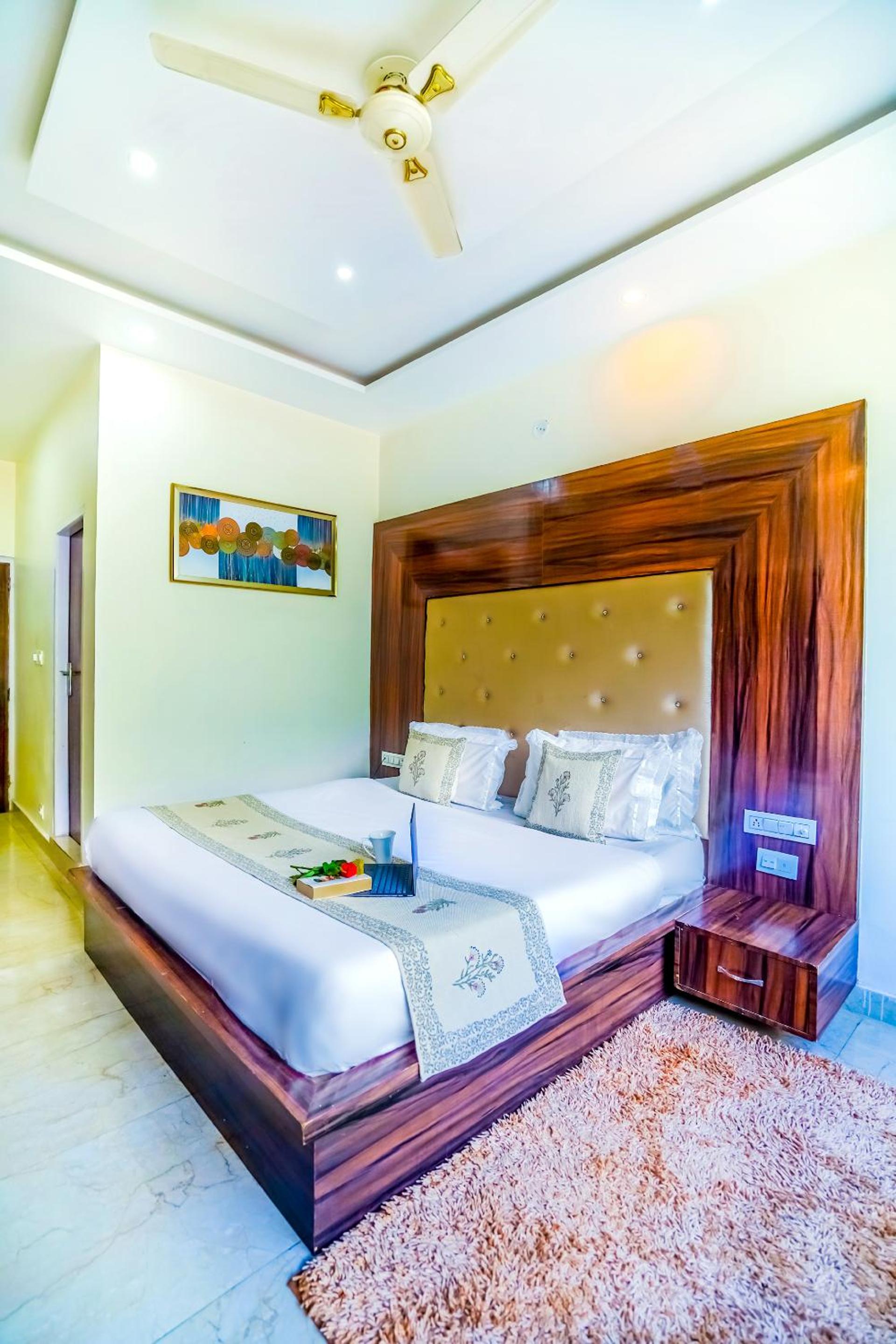 Superior King Room