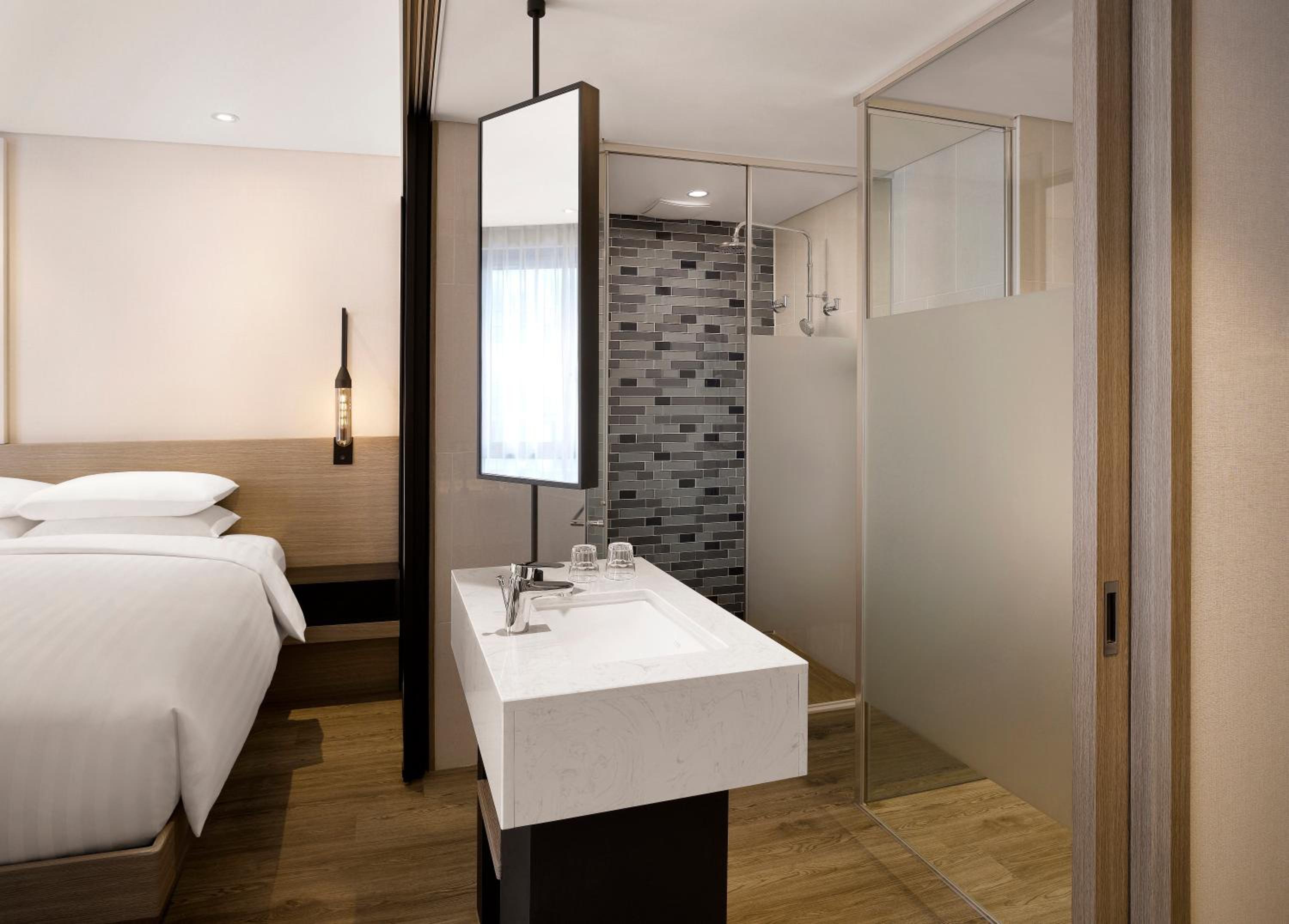 Standard Room - 1 King Bed with City View - Photo 2