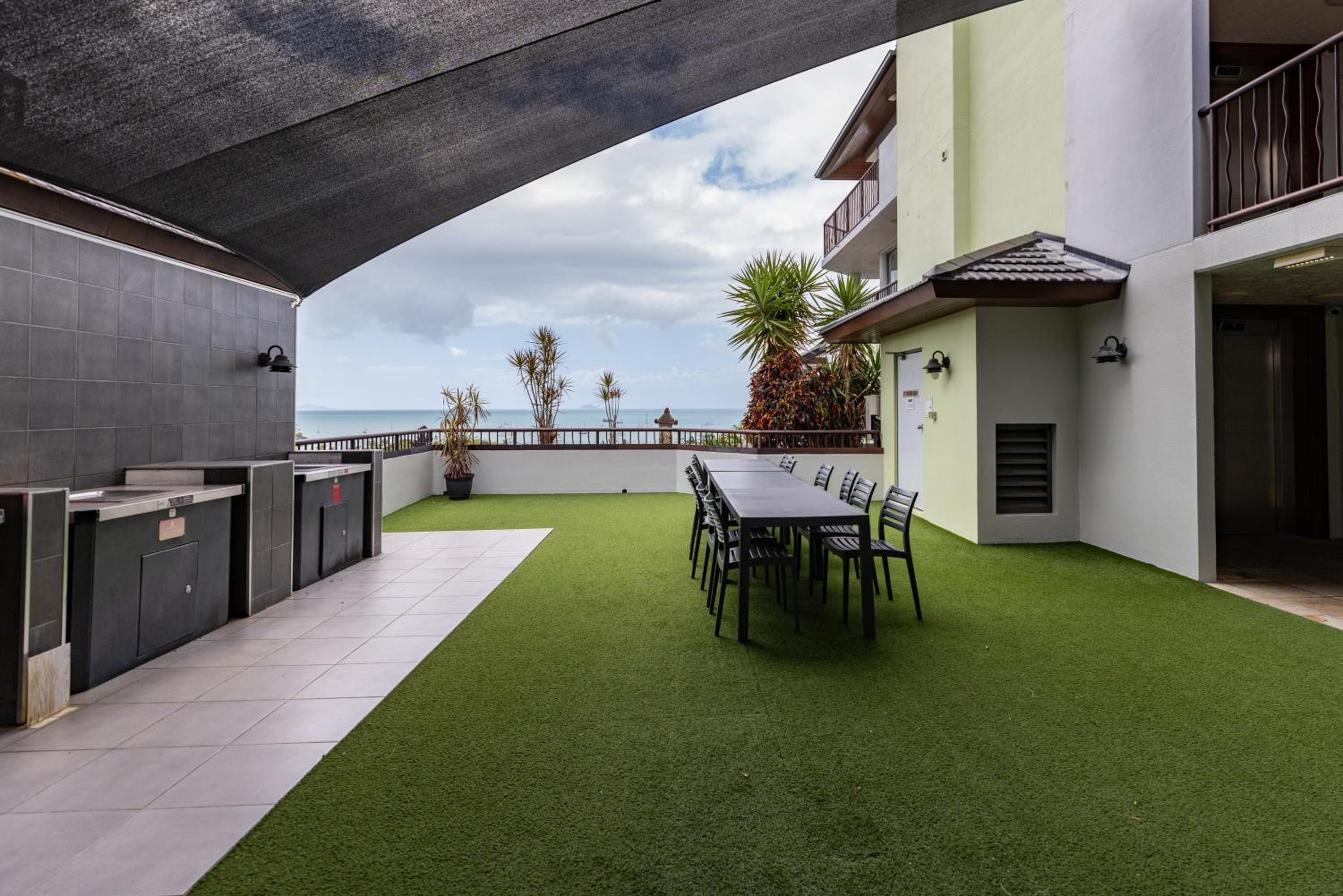 Two-Bedroom Apartment with Ocean View photo 2