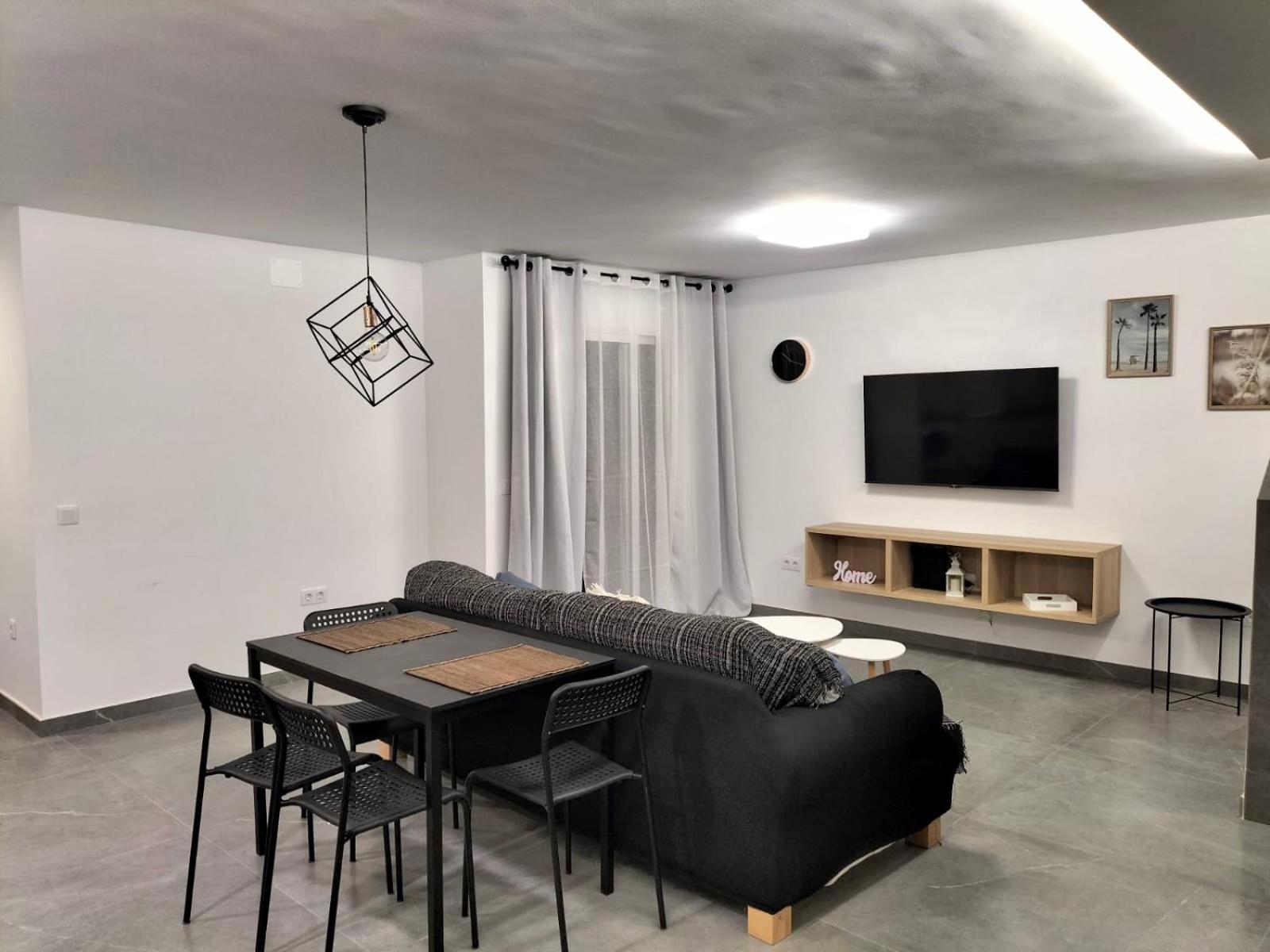 Apartamento de Dos Dormitorios - Frente al Océano