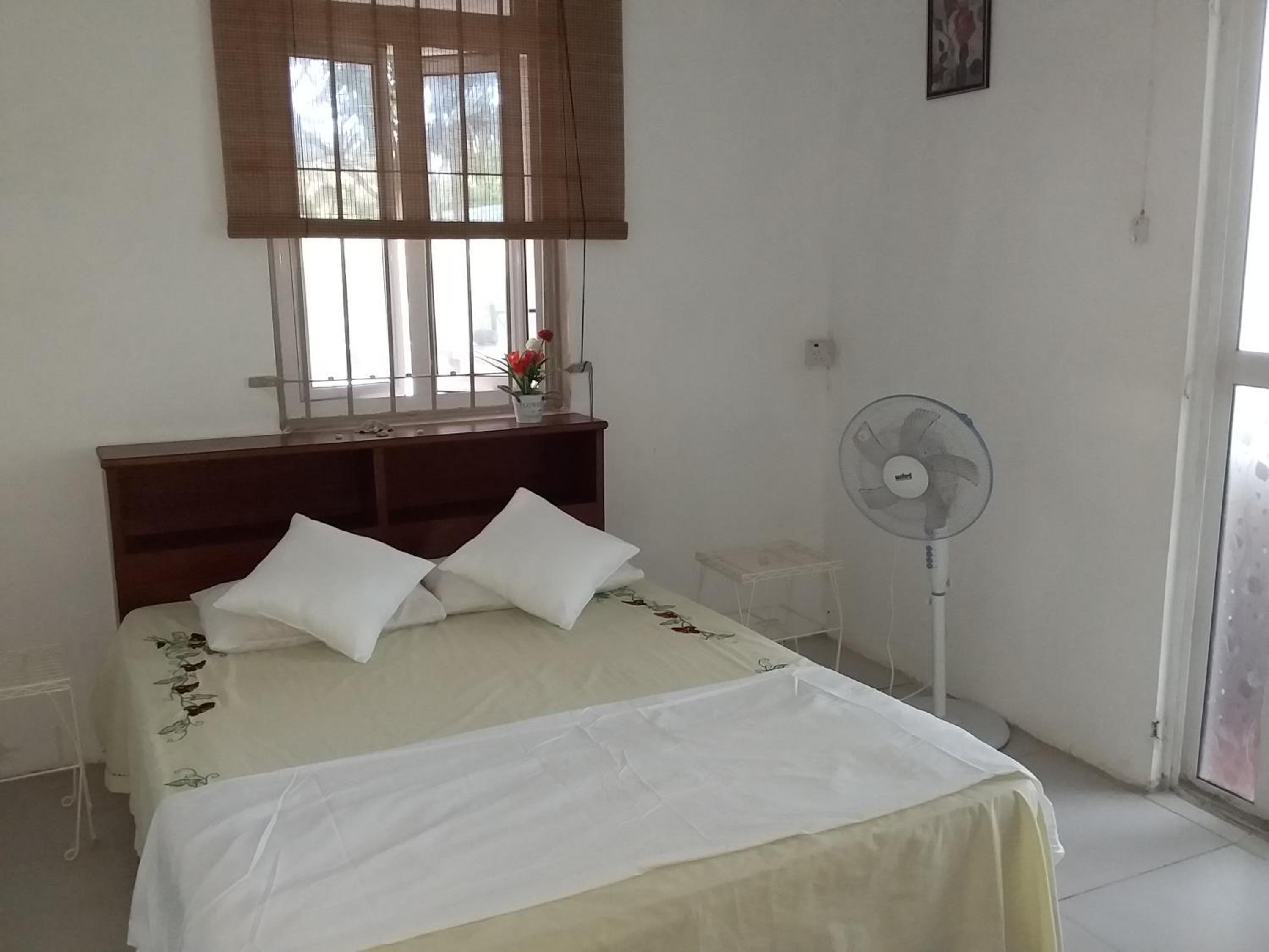 Two-Bedroom House photo 3