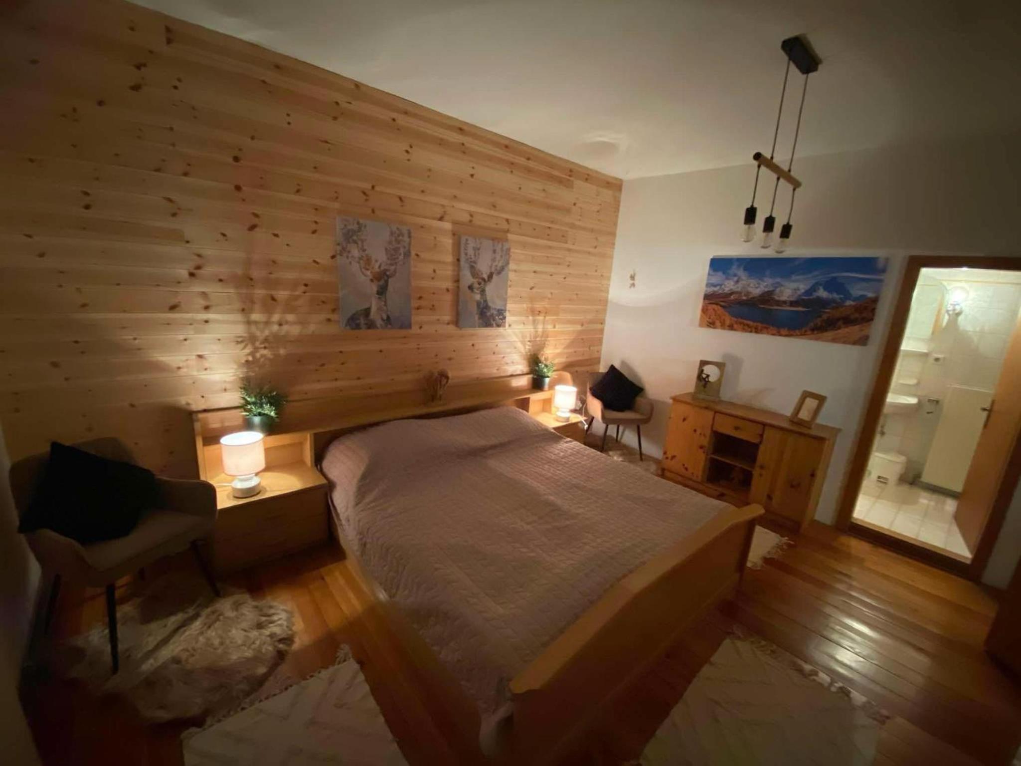 Family Room with Private Bathroom photo 1